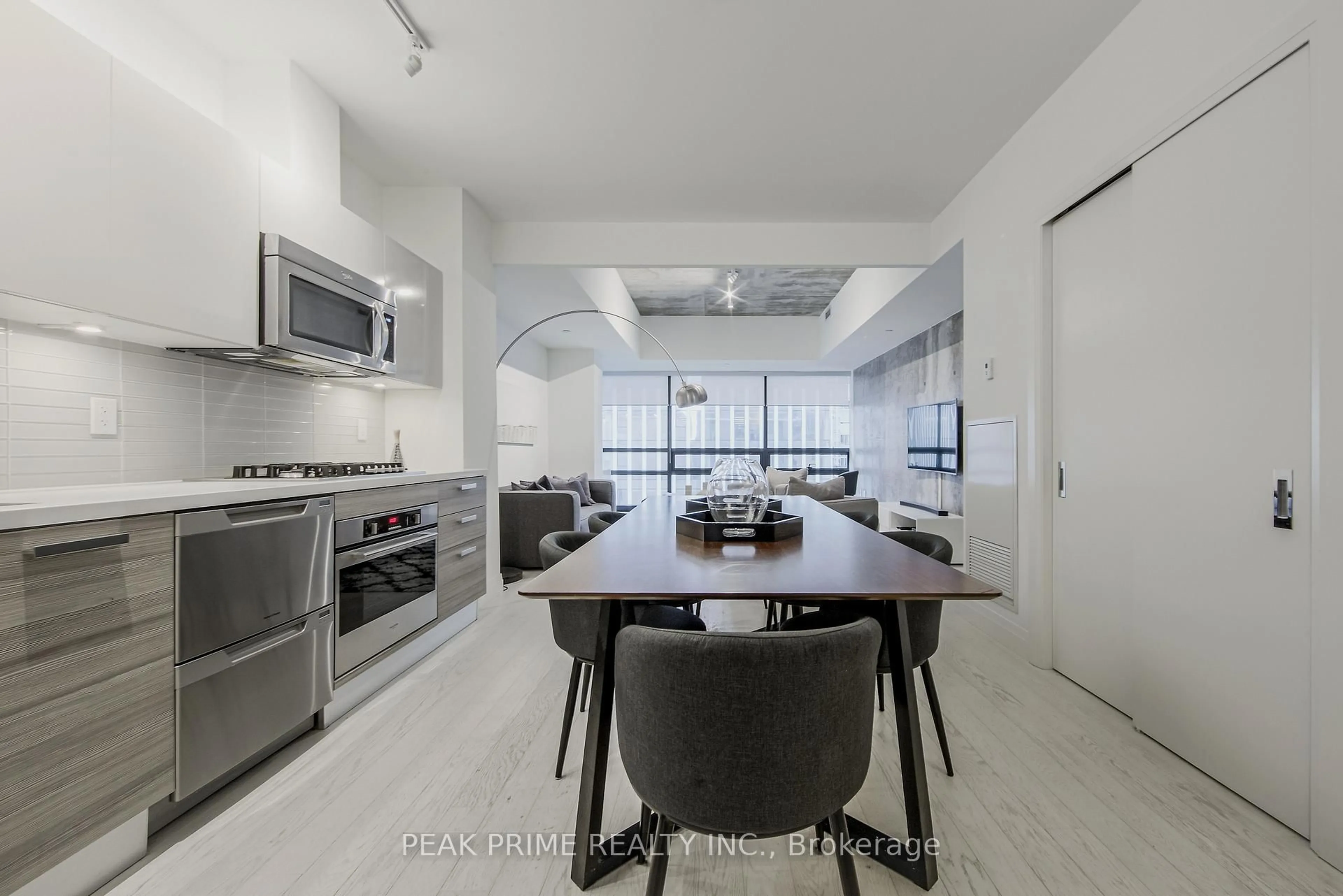 Open concept kitchen, ceramic/tile floor for 224 King St #501, Toronto Ontario M5V 1H8