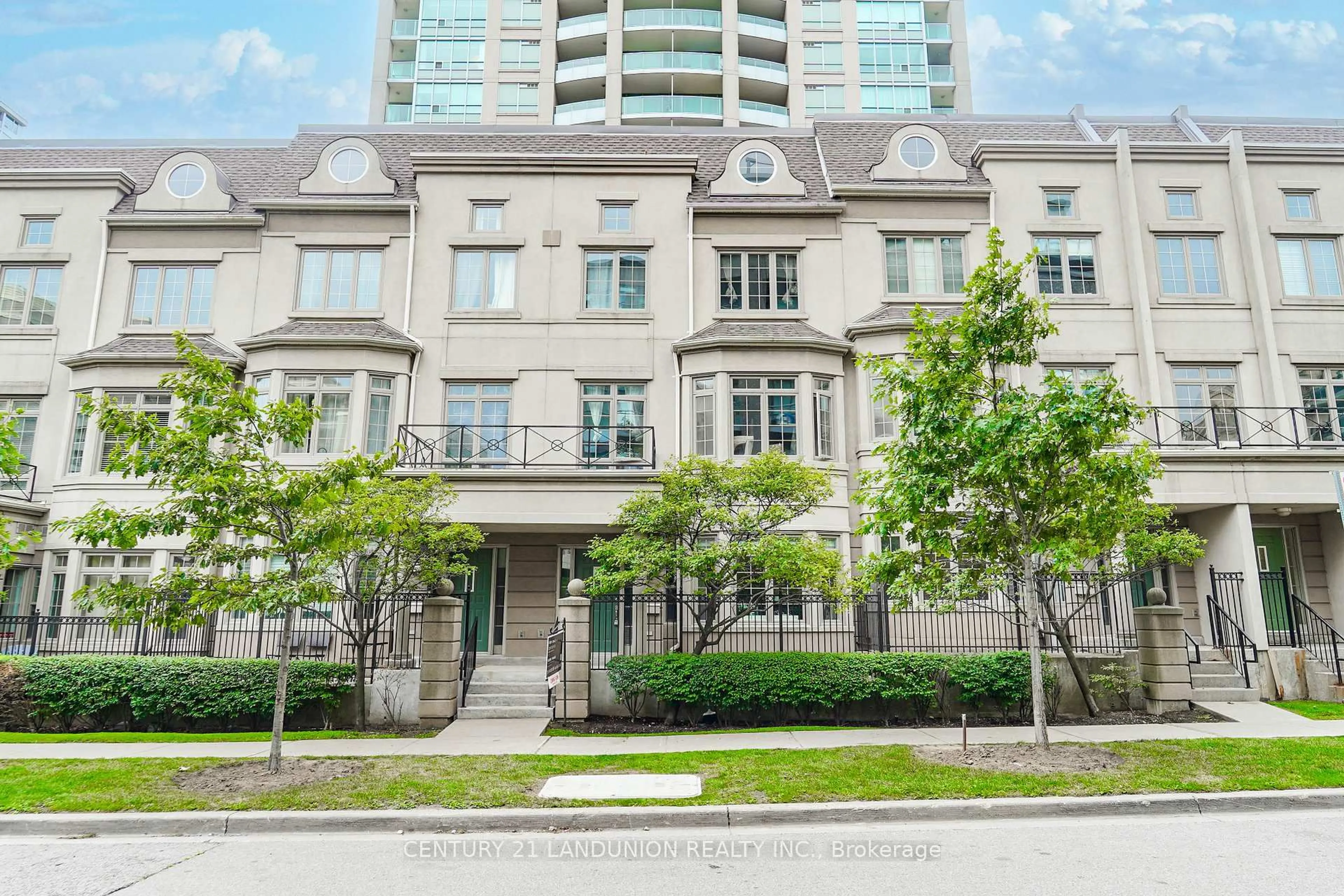Patio, street for 38 Kenaston Gdns #GV109, Toronto Ontario M2K 1G8