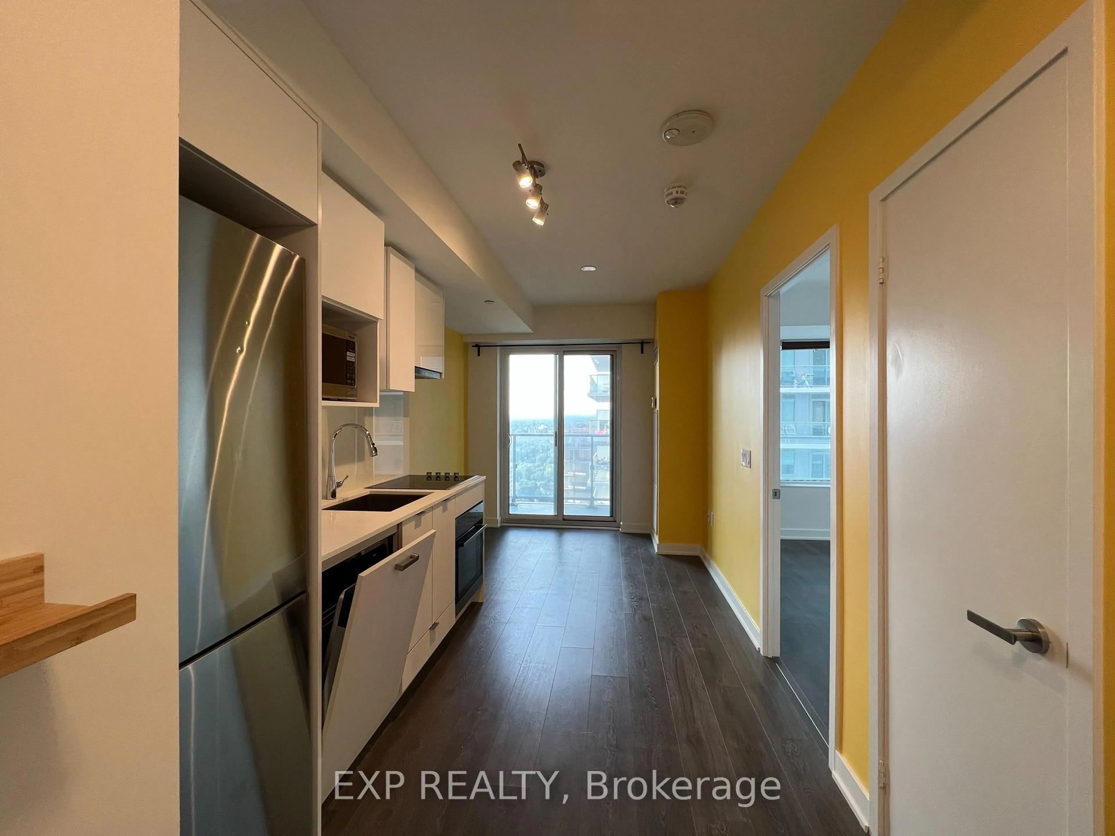 Standard kitchen, wood/laminate floor for 195 Redpath Ave #3213, Toronto Ontario M4P 0E4