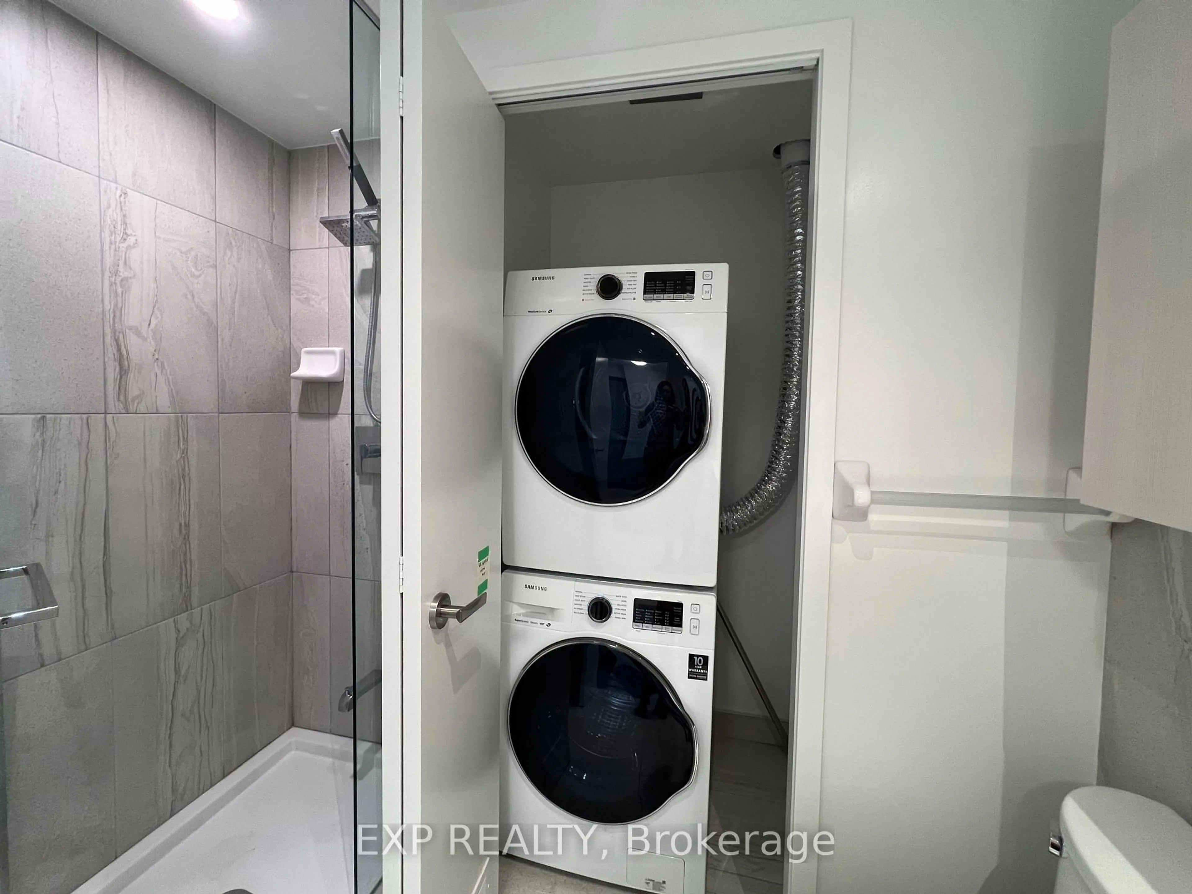 Laundry room for 195 Redpath Ave #3213, Toronto Ontario M4P 0E4