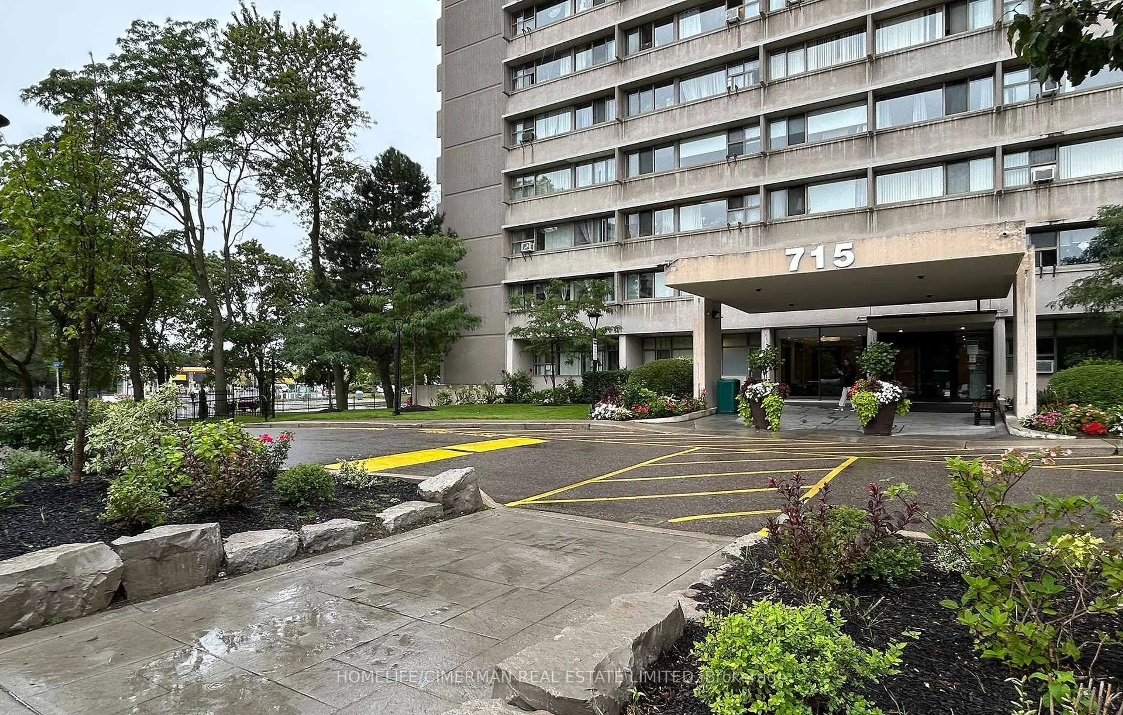 Patio, street for 715 Don Mills Rd #1702, Toronto Ontario M3C 1S5