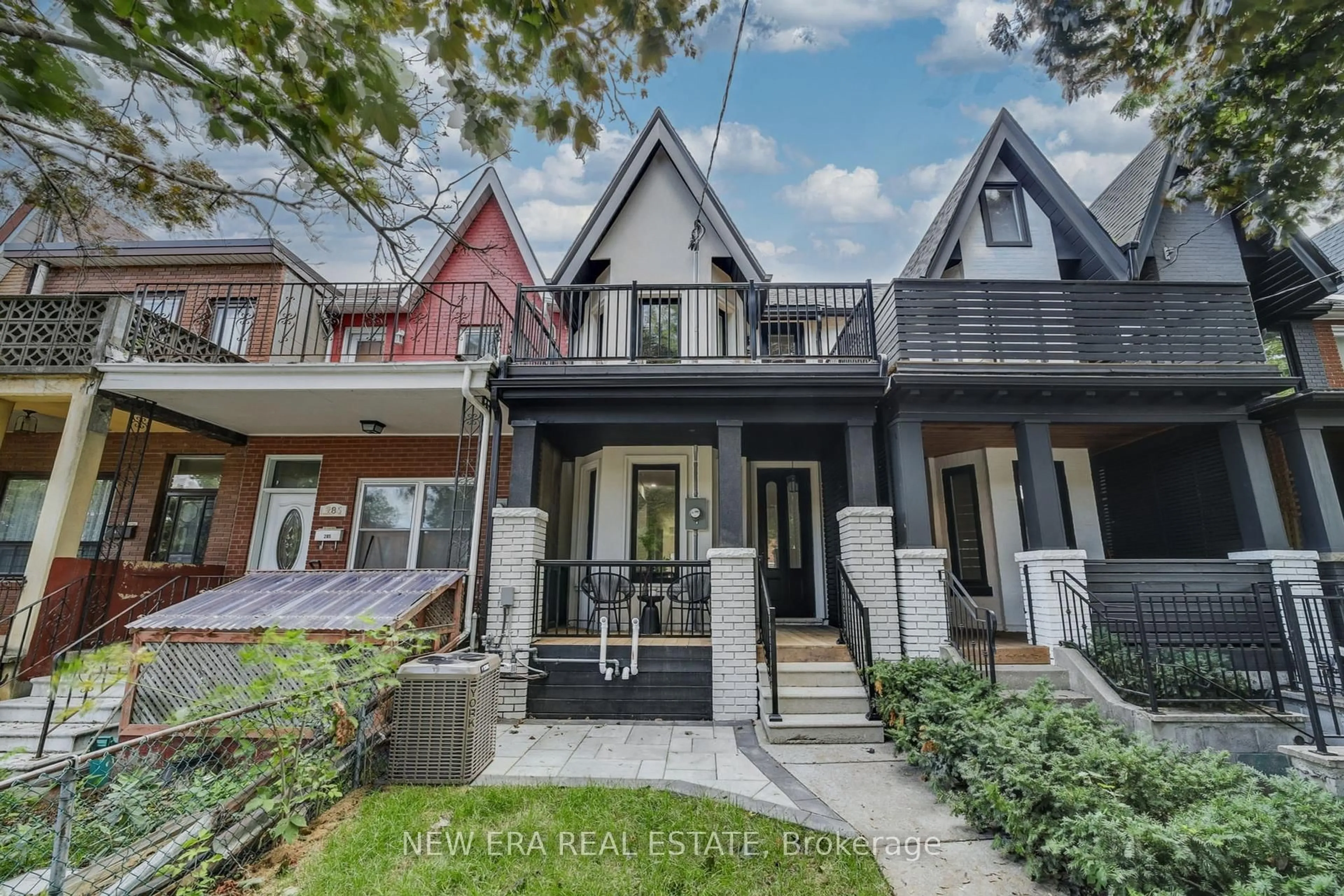 Home with brick exterior material, street for 283 Clinton St, Toronto Ontario M6G 2Y7
