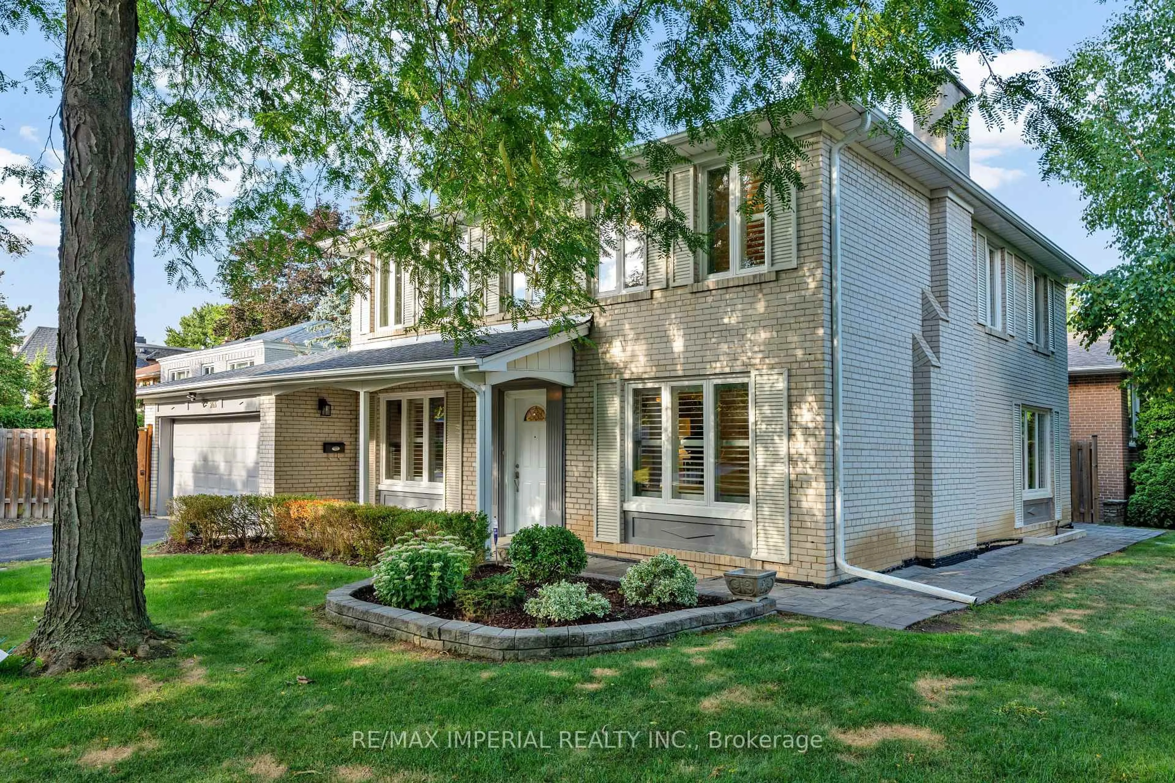 Home with brick exterior material, street for 263 Upper Highland Cres, Toronto Ontario M2P 1V4
