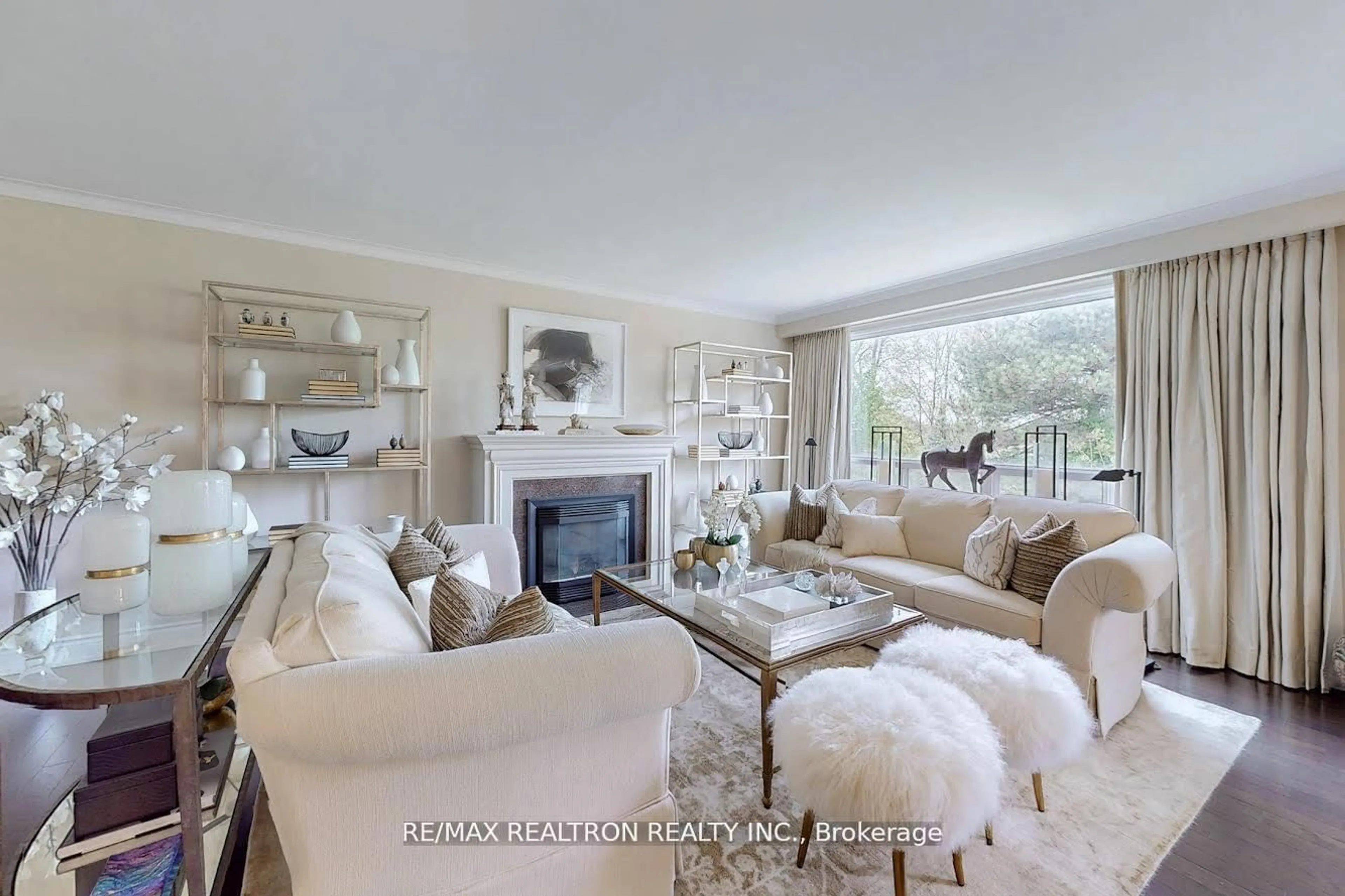 Living room with furniture, unknown for 25 Cedar Springs Grve, Toronto Ontario M3H 5L4