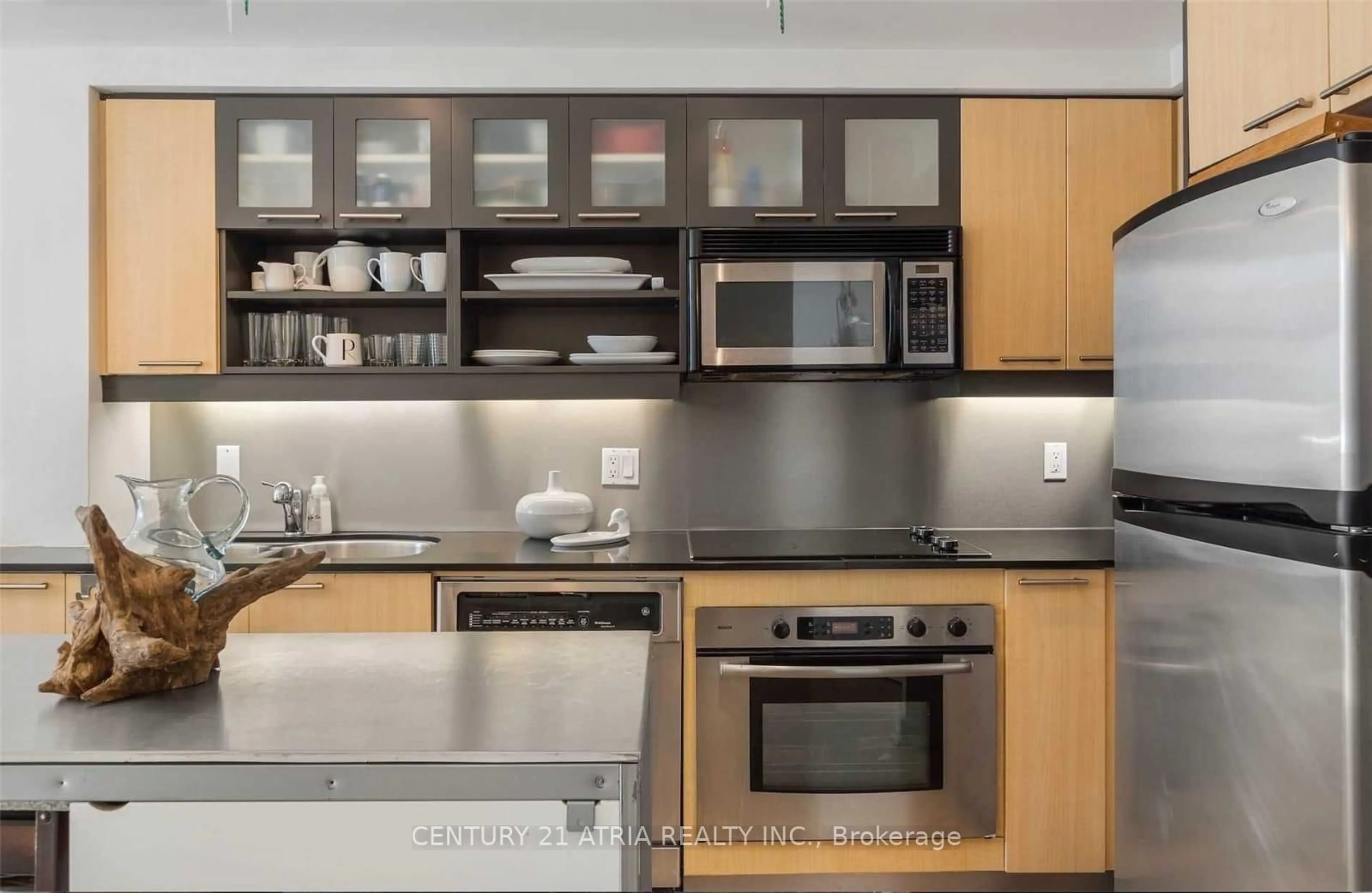 Standard kitchen, unknown for 36 Blue Jays Way #723, Toronto Ontario M5V 0L7