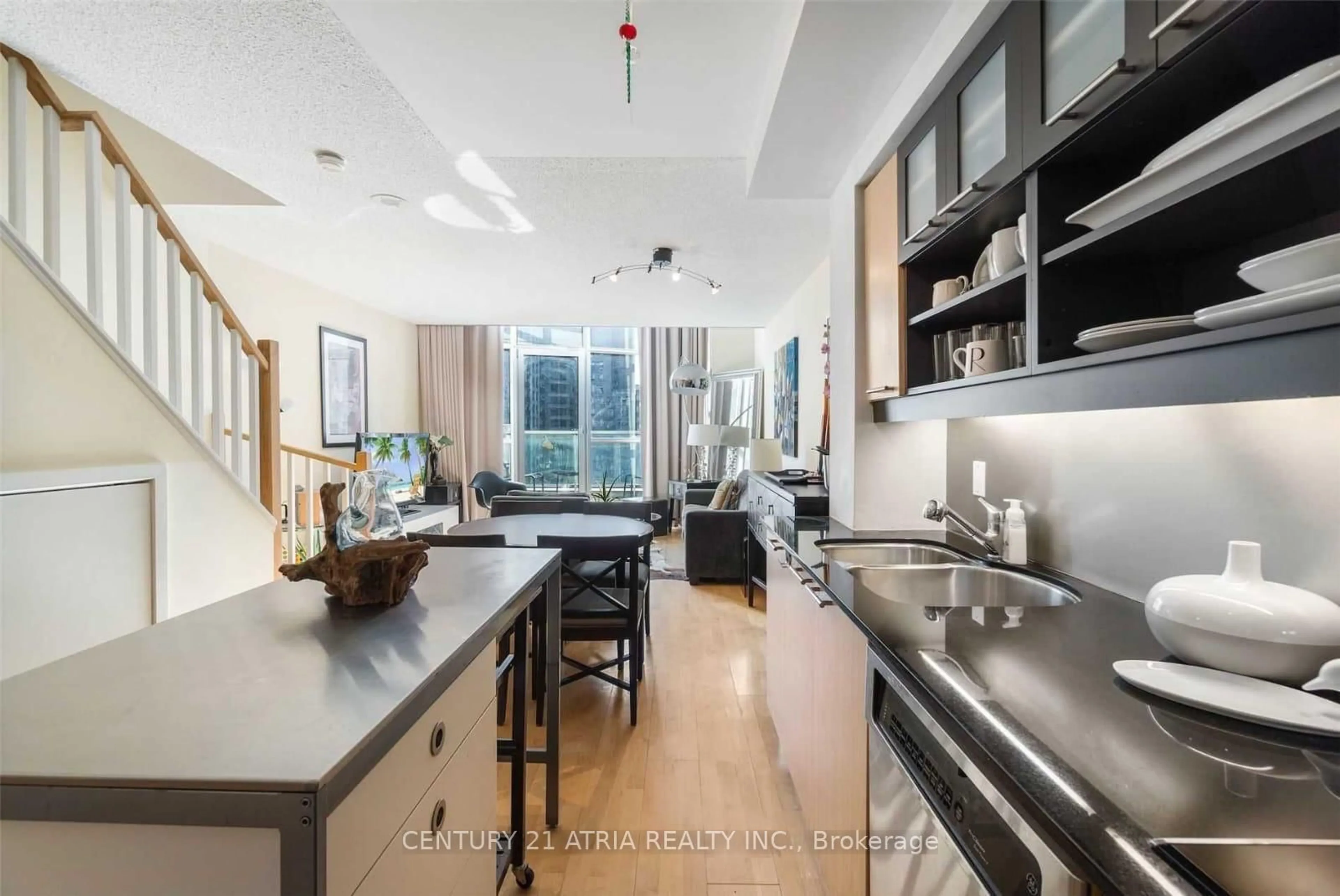 Contemporary kitchen, unknown for 36 Blue Jays Way #723, Toronto Ontario M5V 0L7