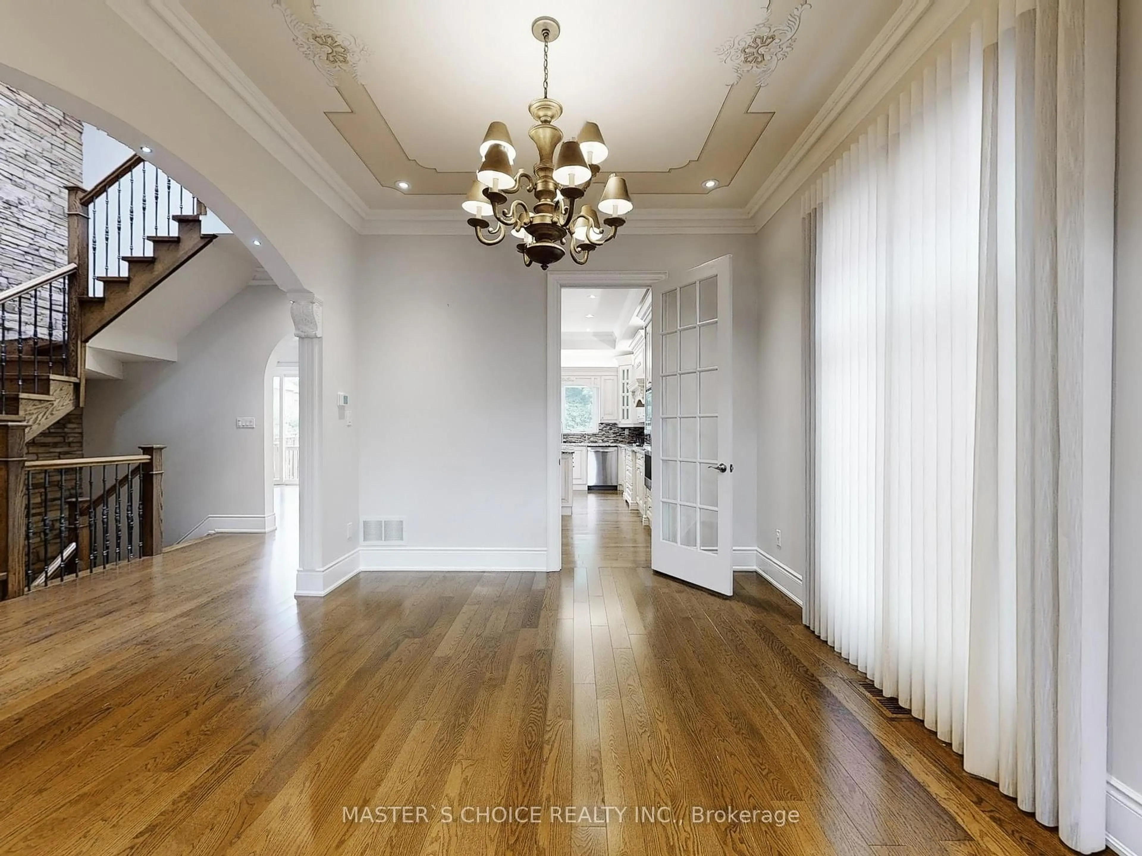 Indoor foyer for 6 Terrace Ave, Toronto Ontario M2R 1E9