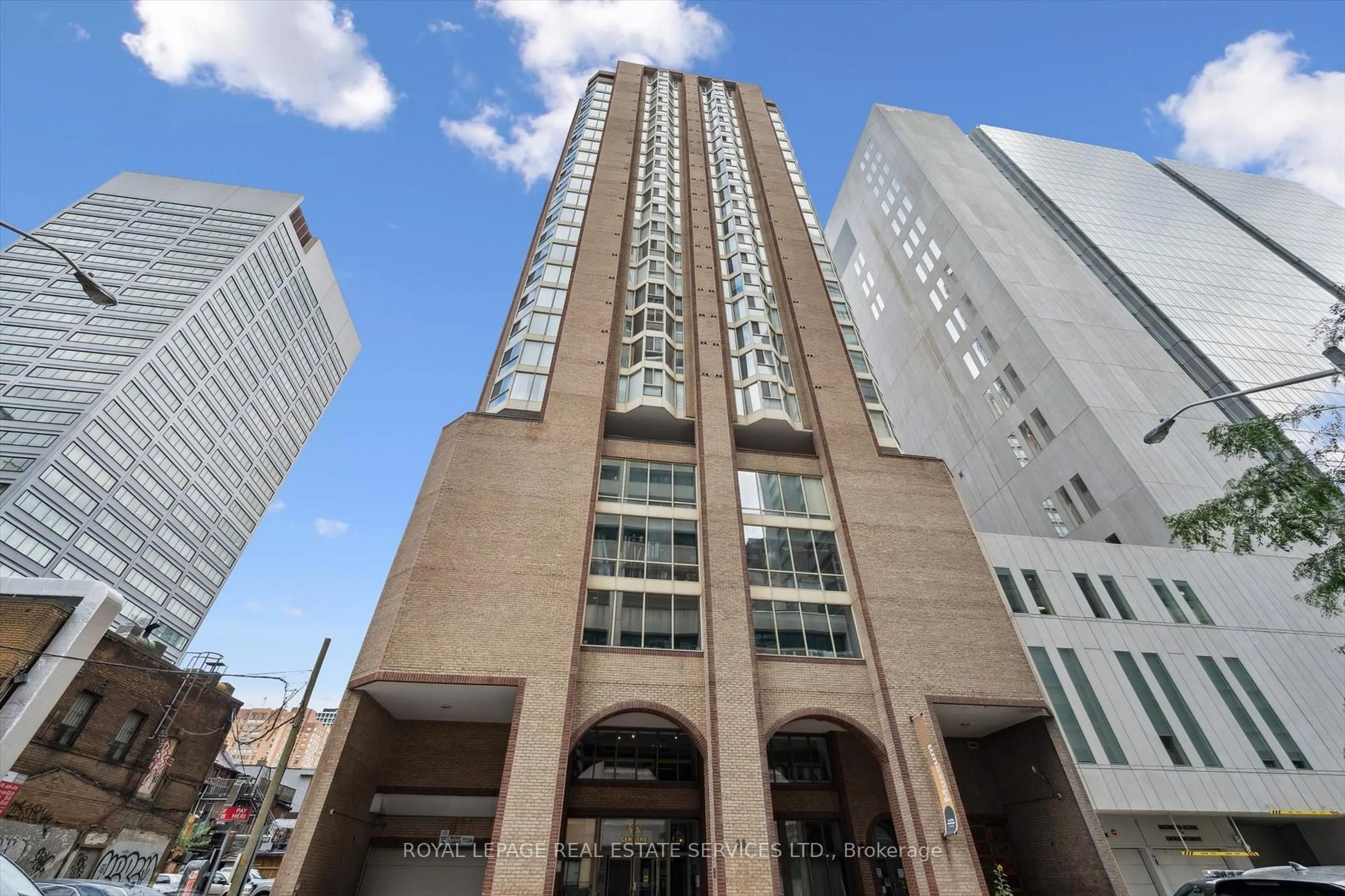 Indoor foyer for 55 Centre Ave #703, Toronto Ontario M5G 2H5