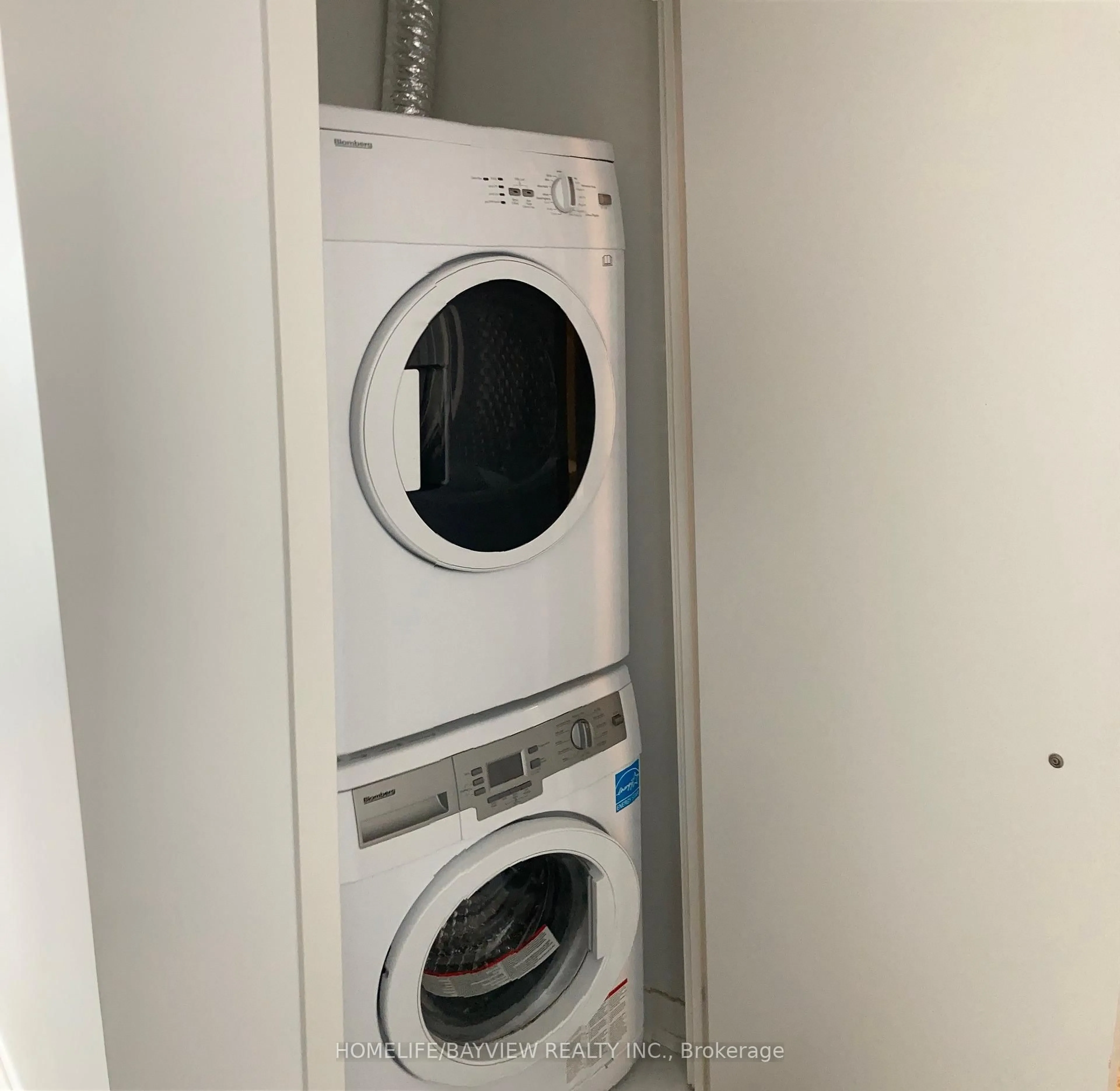 Laundry room for 88 Harbour St #6601, Toronto Ontario M5J 0C3