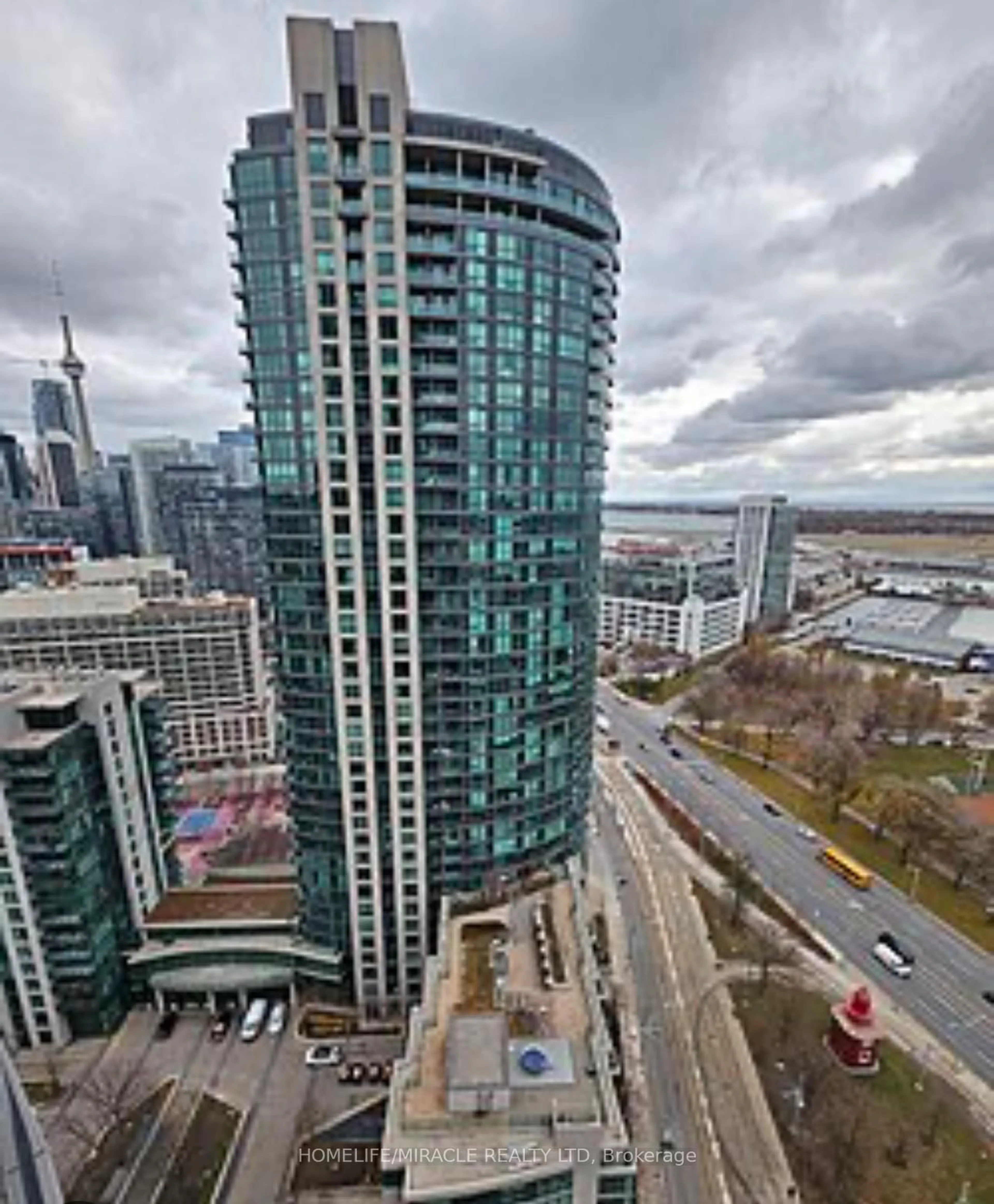 A pic from outside/outdoor area/front of a property/back of a property/a pic from drone, city buildings view from balcony for 215 Fort York Blvd #502, Toronto Ontario M5V 4A2