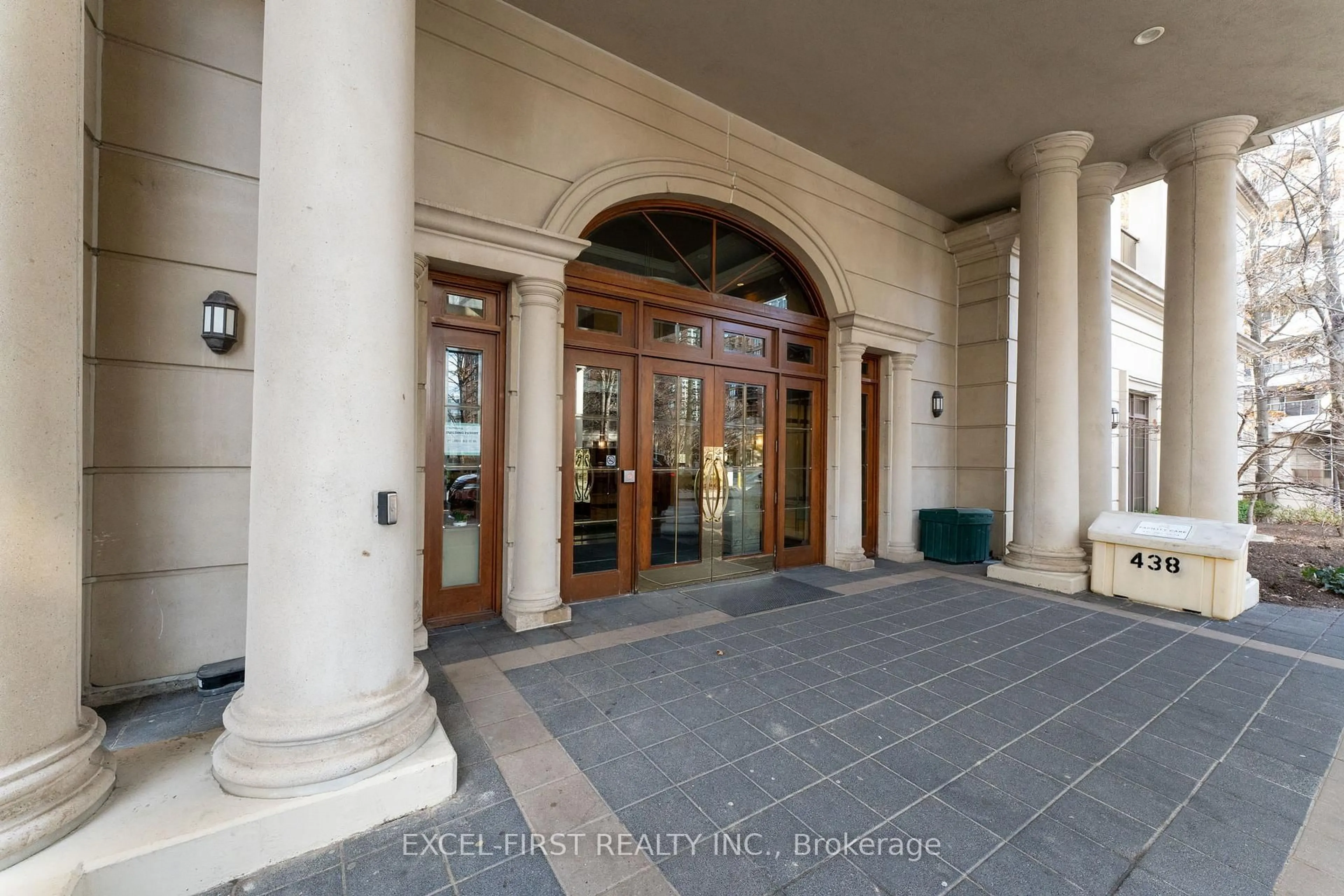 Indoor foyer for 80 Harrison Garden Blvd #2718, Toronto Ontario M2N 7E3