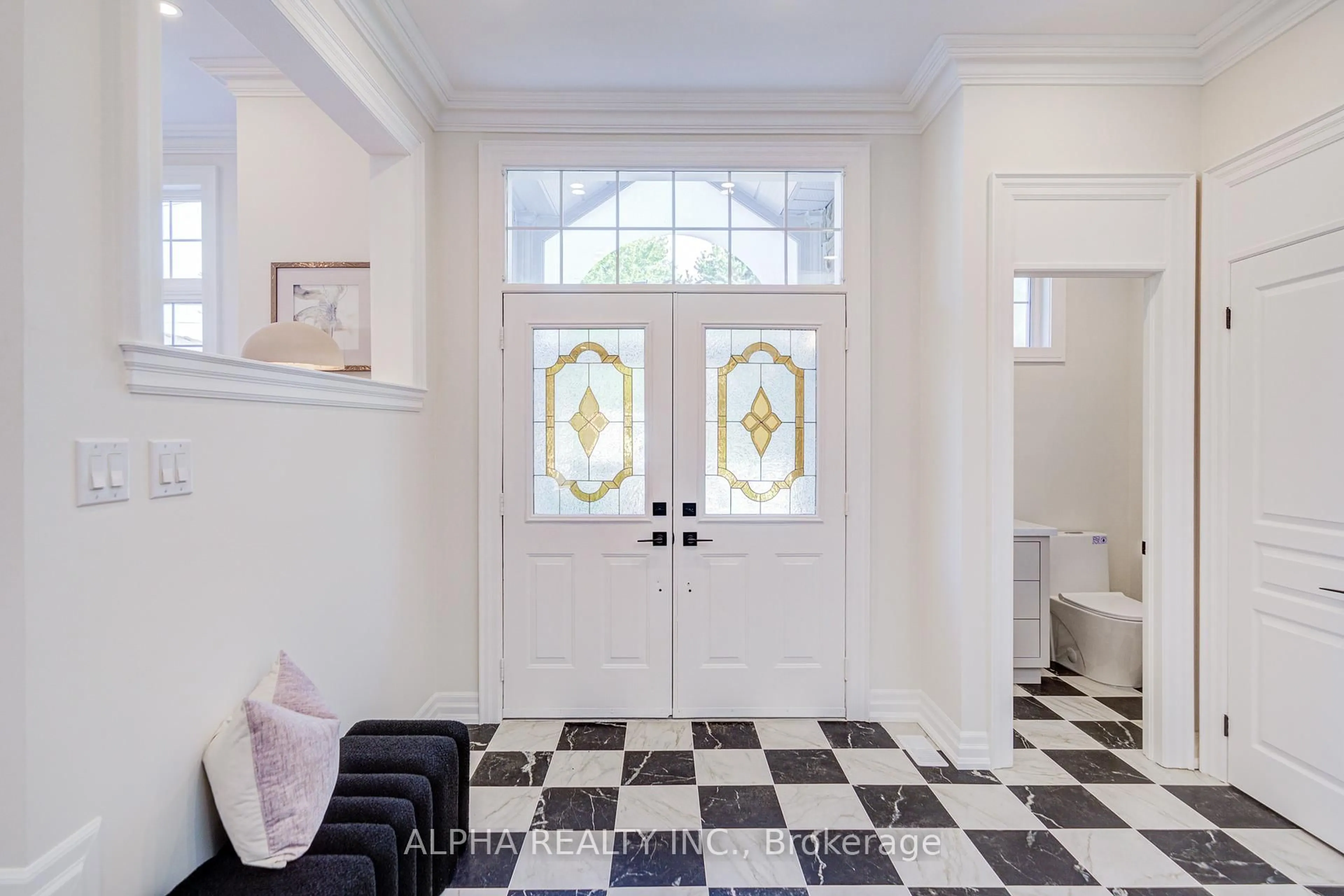 Indoor entryway for 225 Olive Ave, Toronto Ontario M2N 4P5