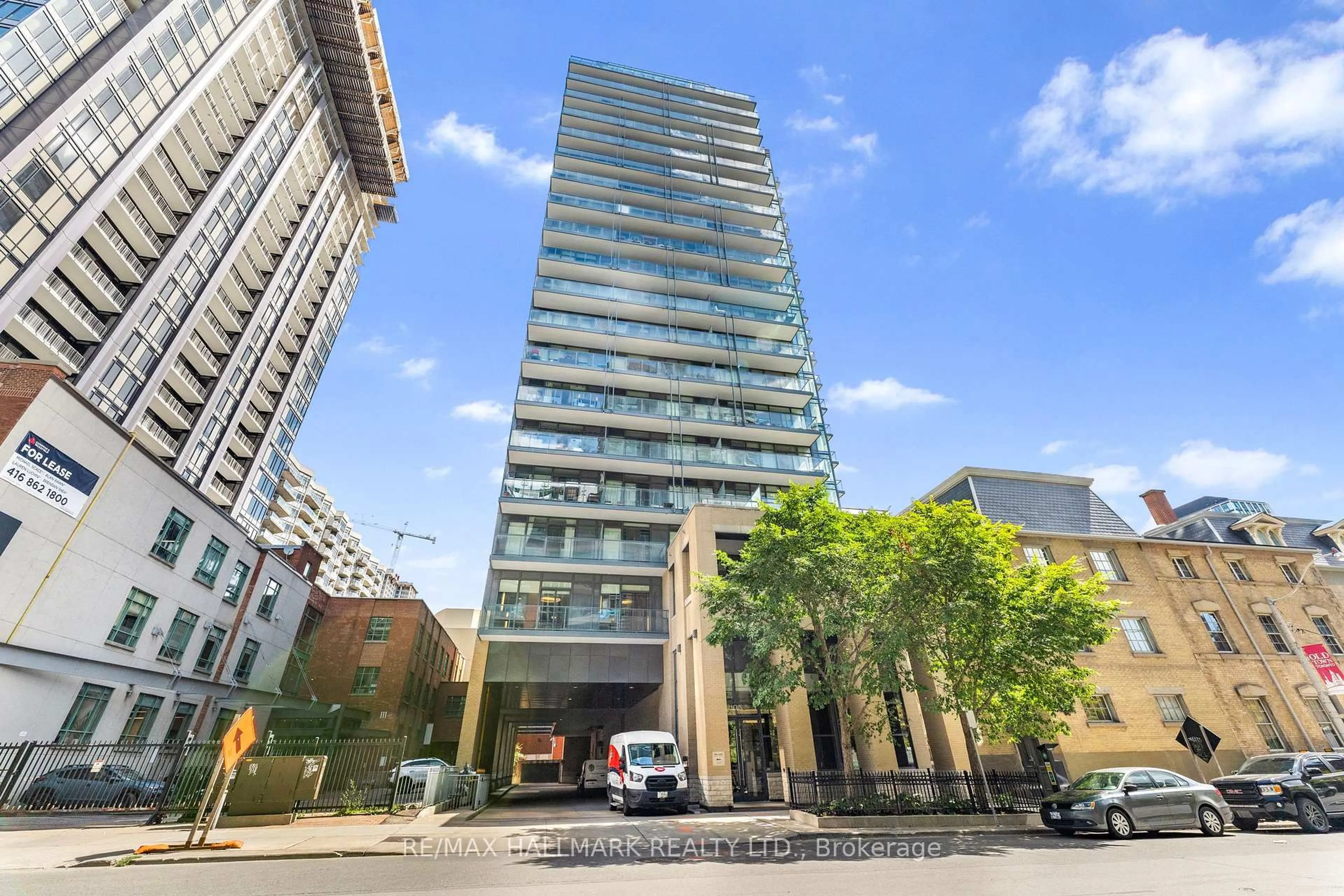 Indoor foyer for 105 George St #1704, Toronto Ontario M5A 2N4