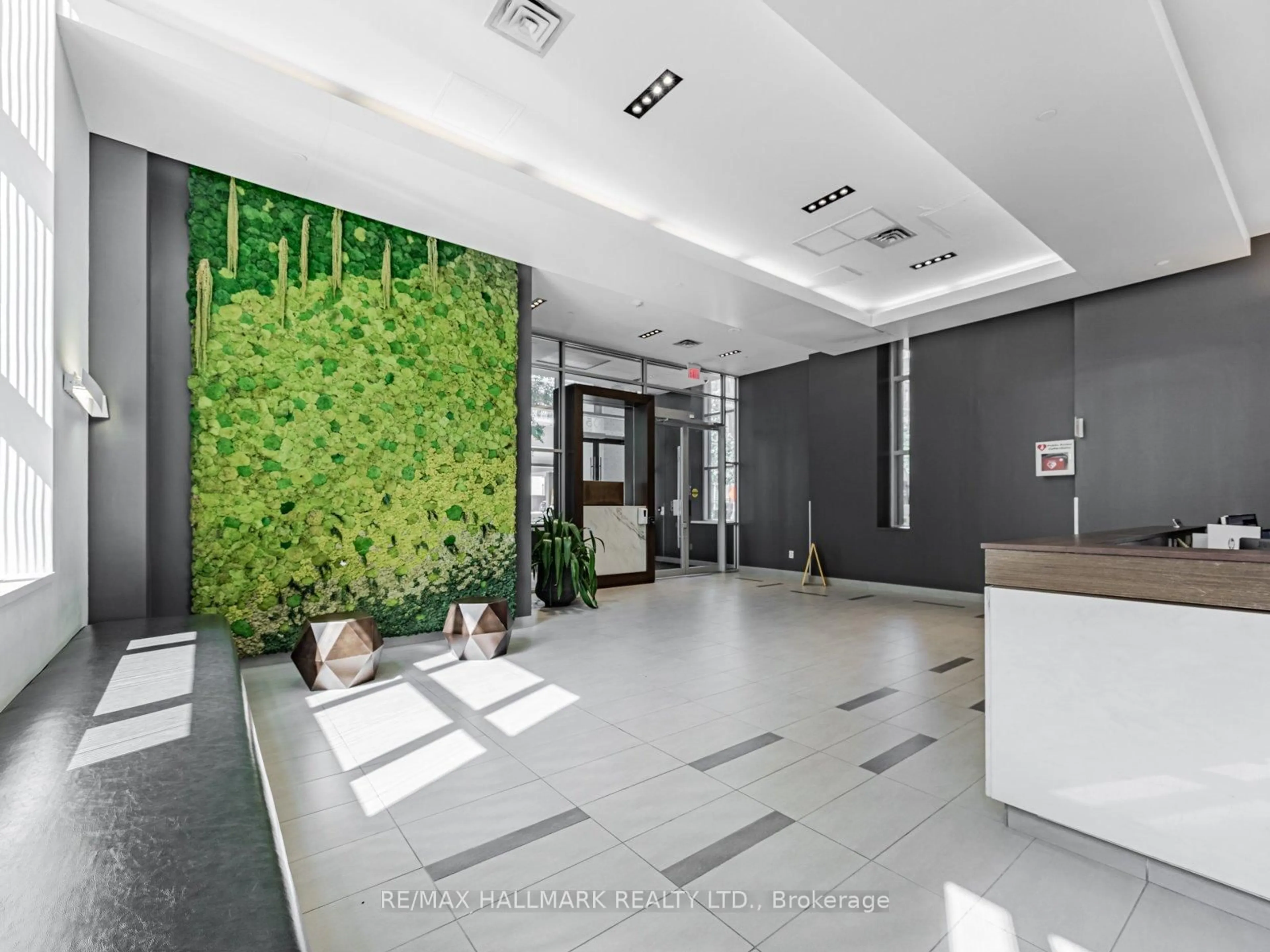 Unknown for 105 George St #1704, Toronto Ontario M5A 0L4