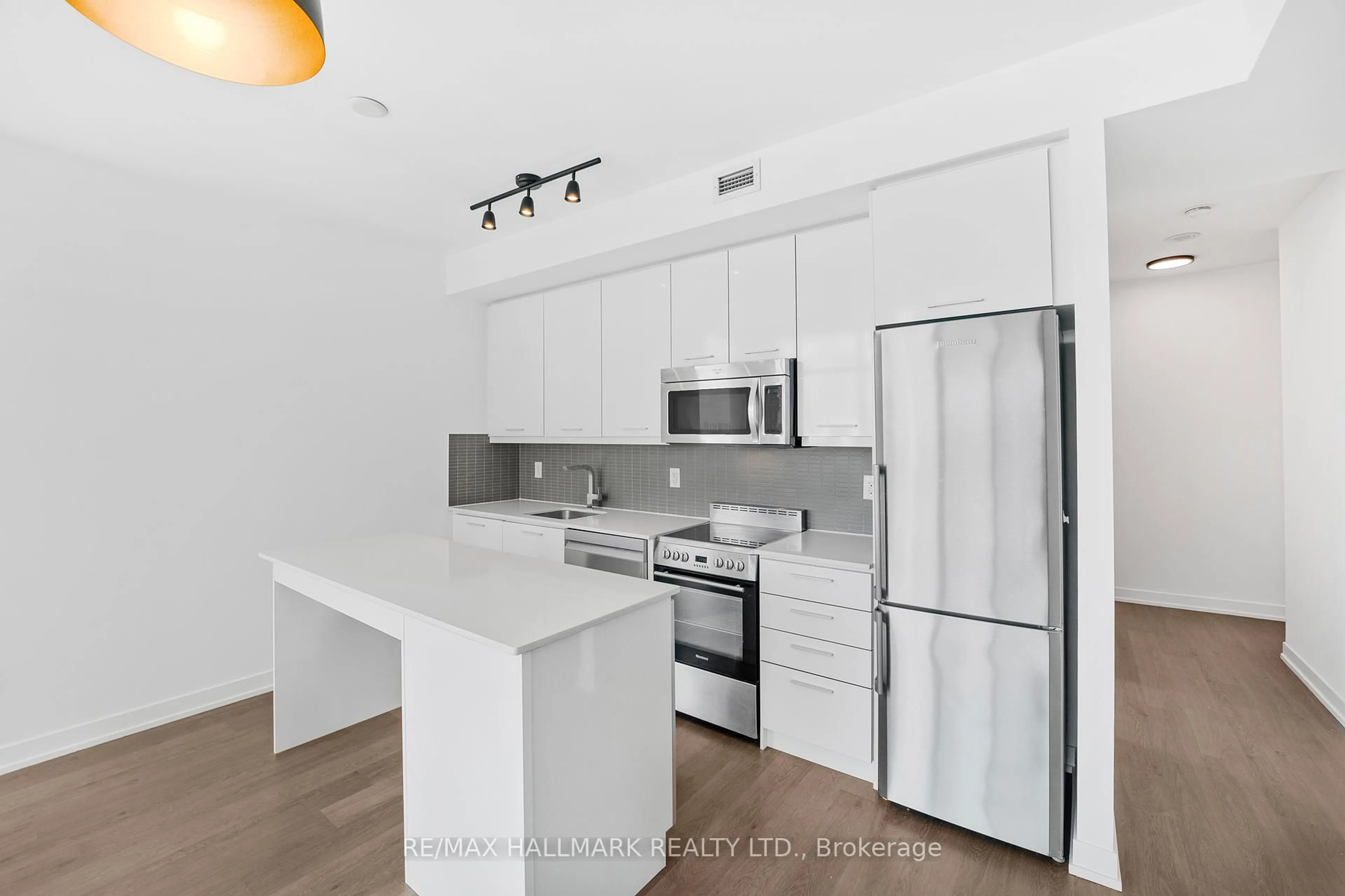 Standard kitchen, unknown for 105 George St #1704, Toronto Ontario M5A 0L4