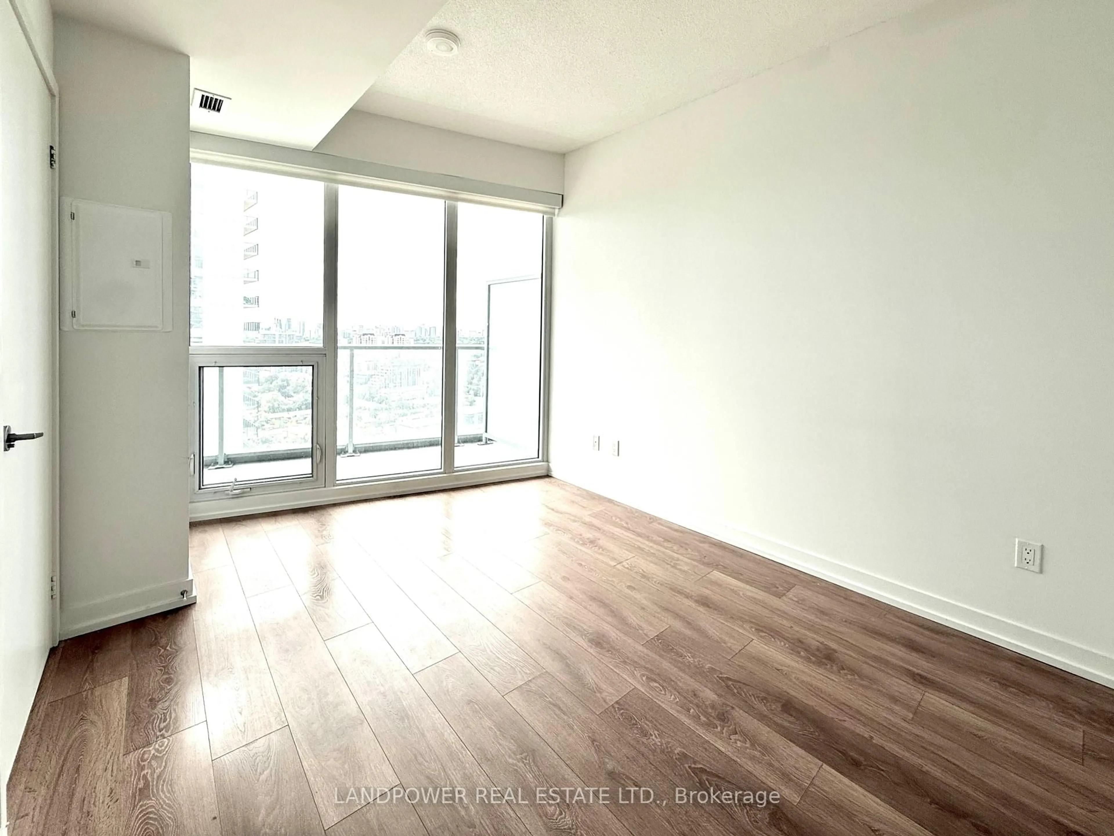 A pic of a room for 115 McMahon Dr #3502, Toronto Ontario M2K 0E3