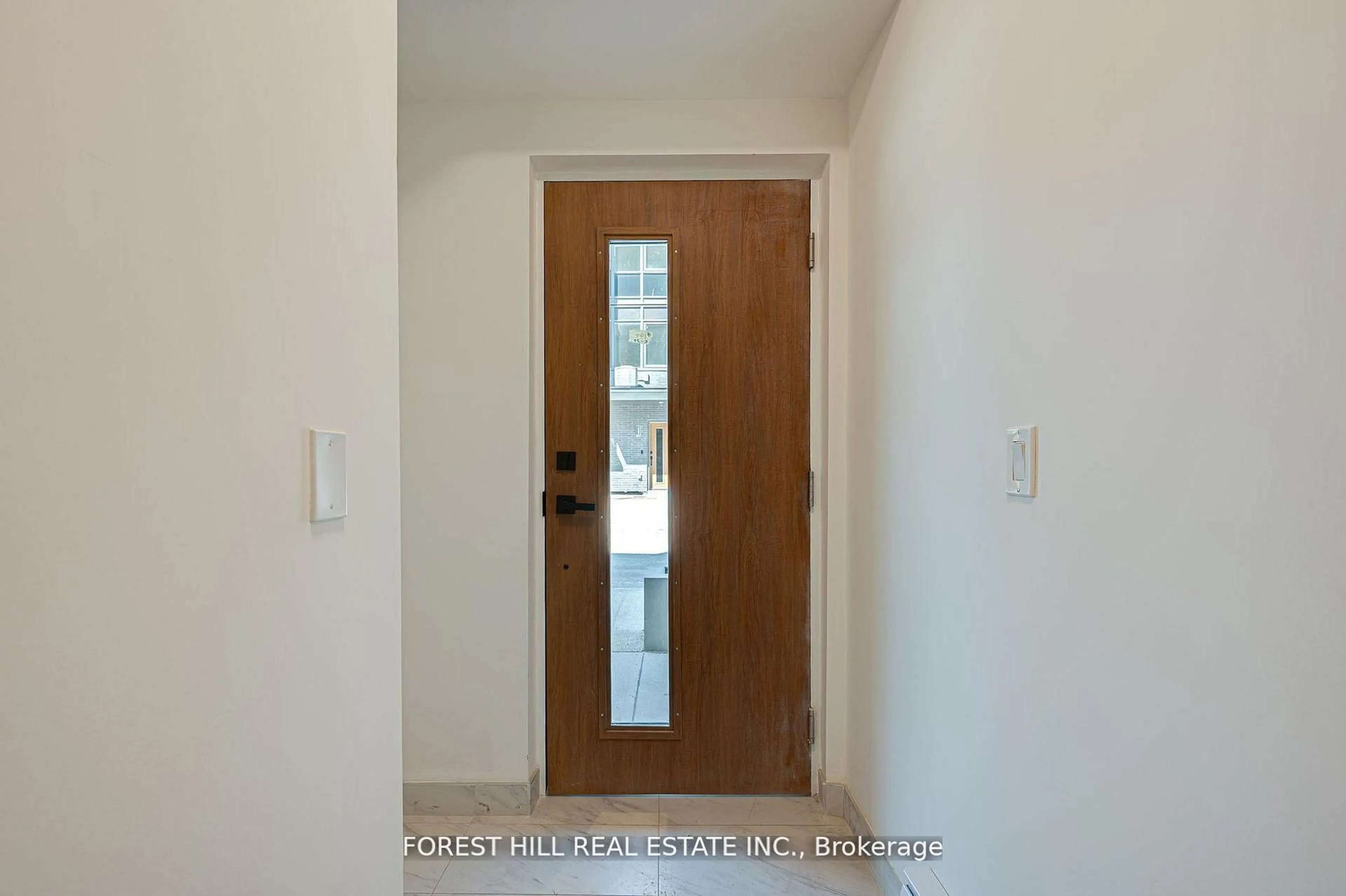 Indoor entryway for 67 Curlew Dr #147, Toronto Ontario M3A 2P8