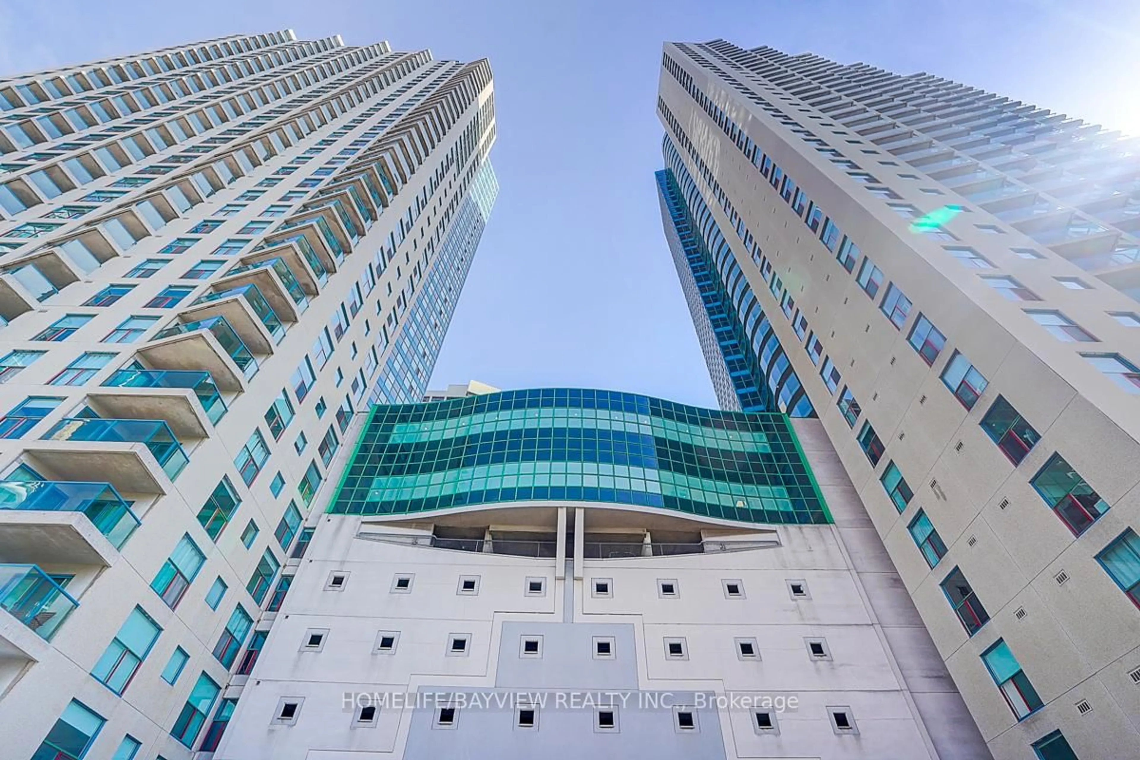 Indoor foyer for 99 Harbour Sq #1007, Toronto Ontario M5J 2H2