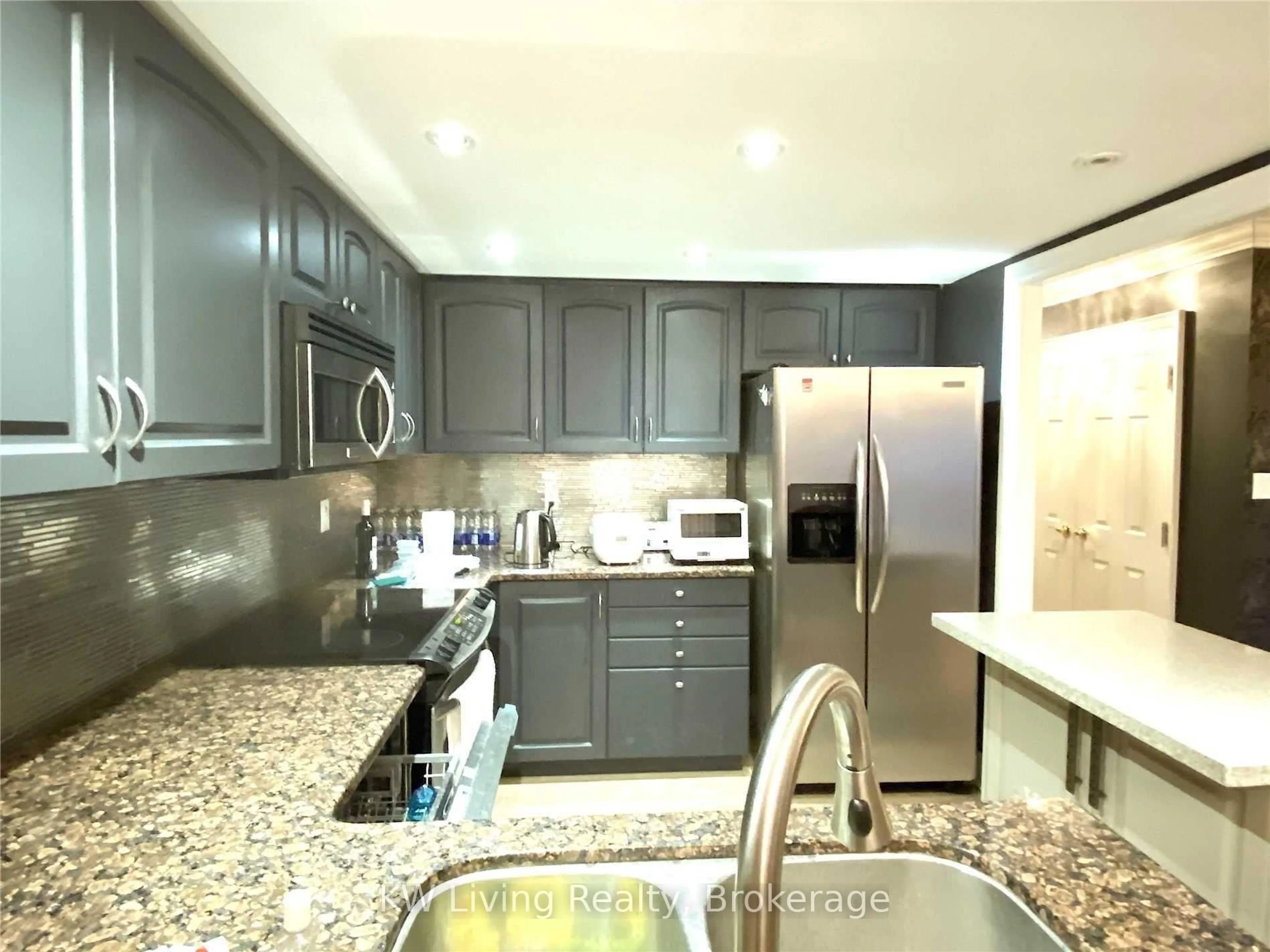 Unknown for 28 Hollywood Ave #411, Toronto Ontario M2N 6S4