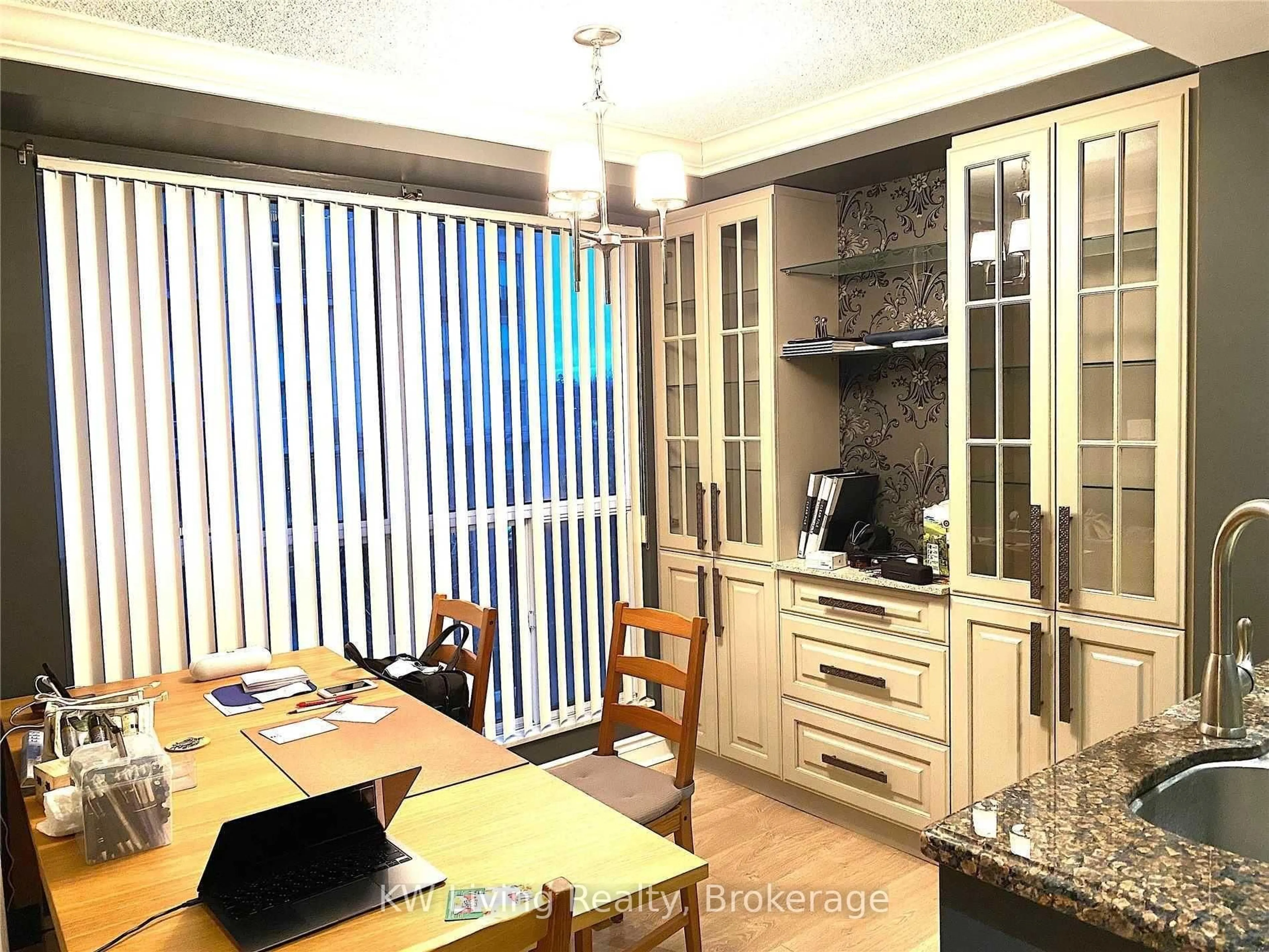 Unknown for 28 Hollywood Ave #411, Toronto Ontario M2N 6S4