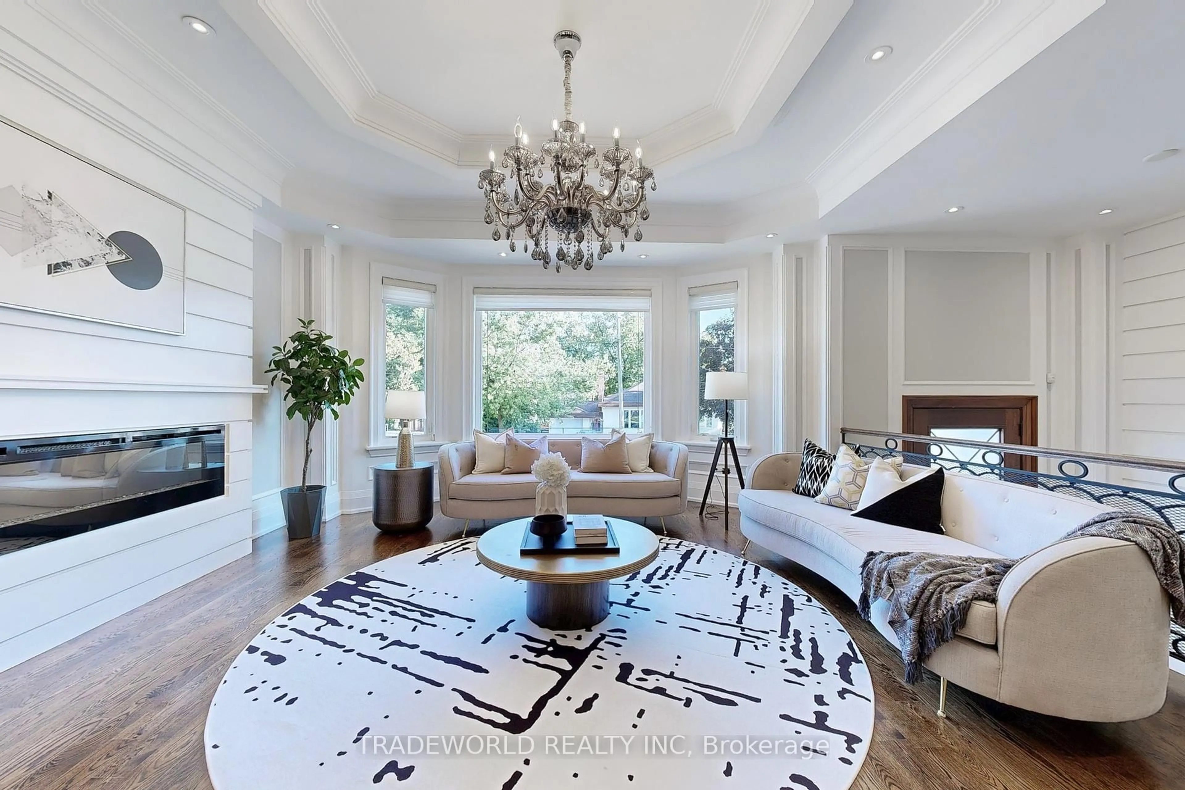 Living room with furniture, unknown for 122 Parkview Ave, Toronto Ontario M2N 3Y5