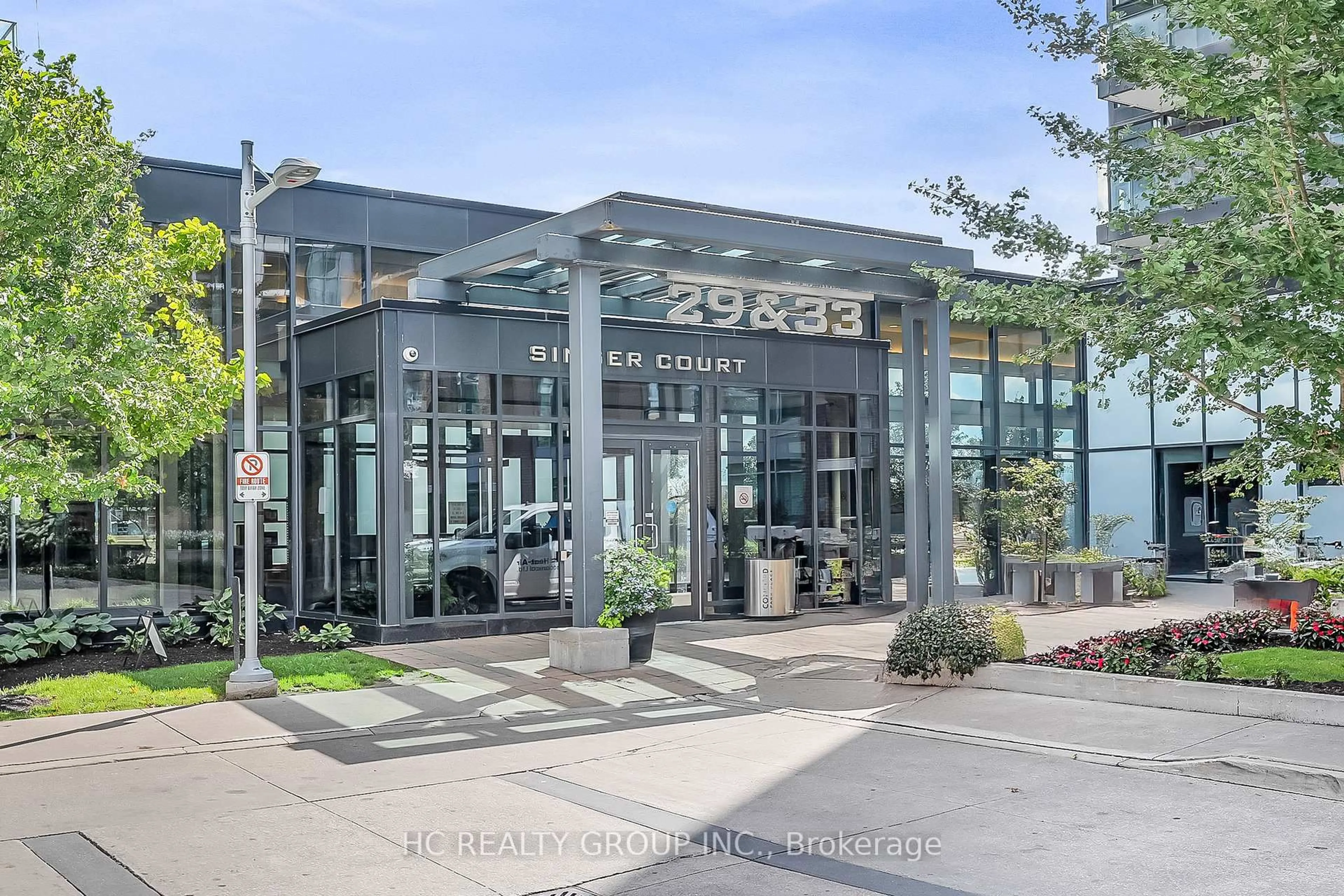 Indoor foyer for 33 Singer Crt #2205, Toronto Ontario M2K 0B4
