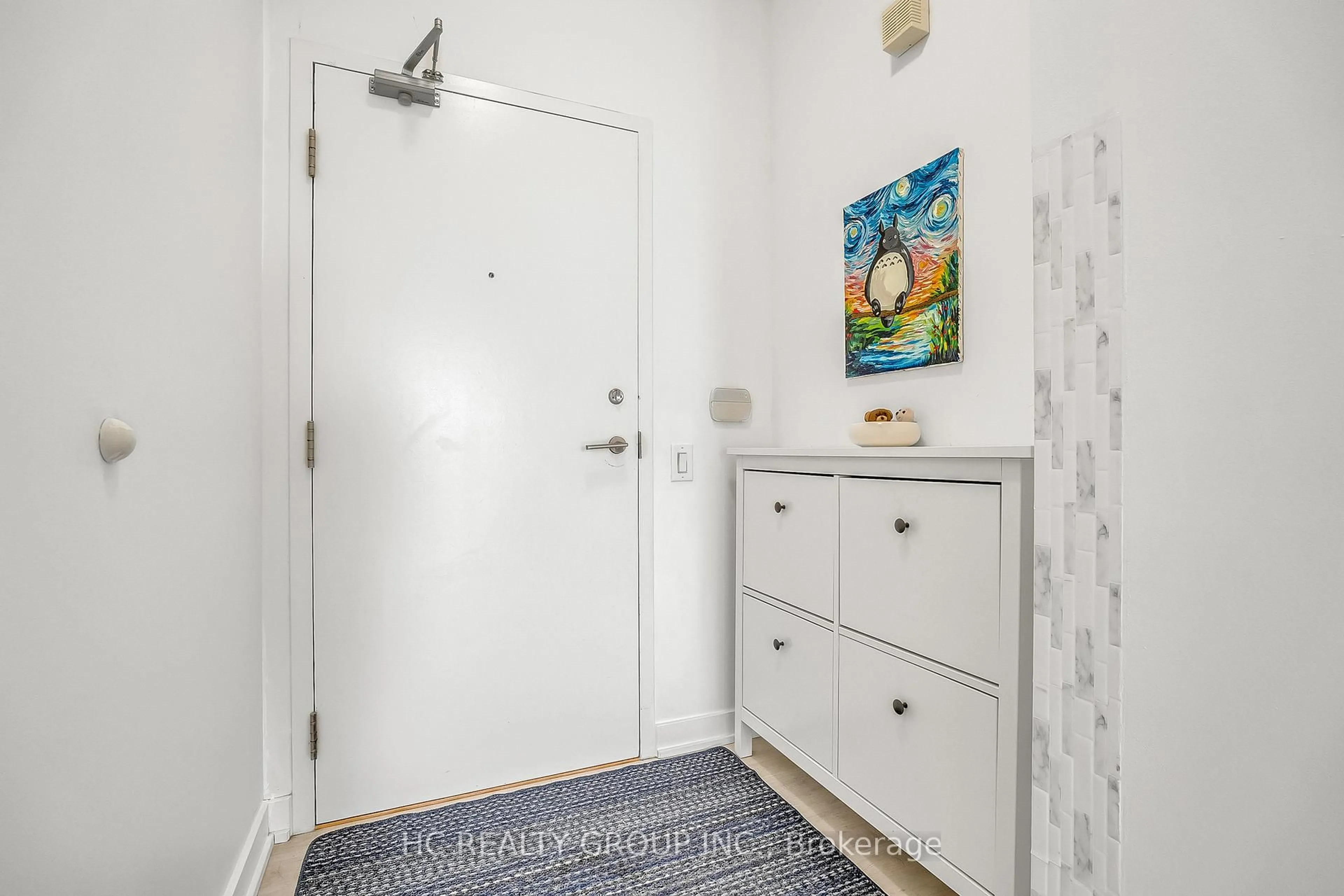 Indoor entryway for 33 Singer Crt #2205, Toronto Ontario M2K 0B4
