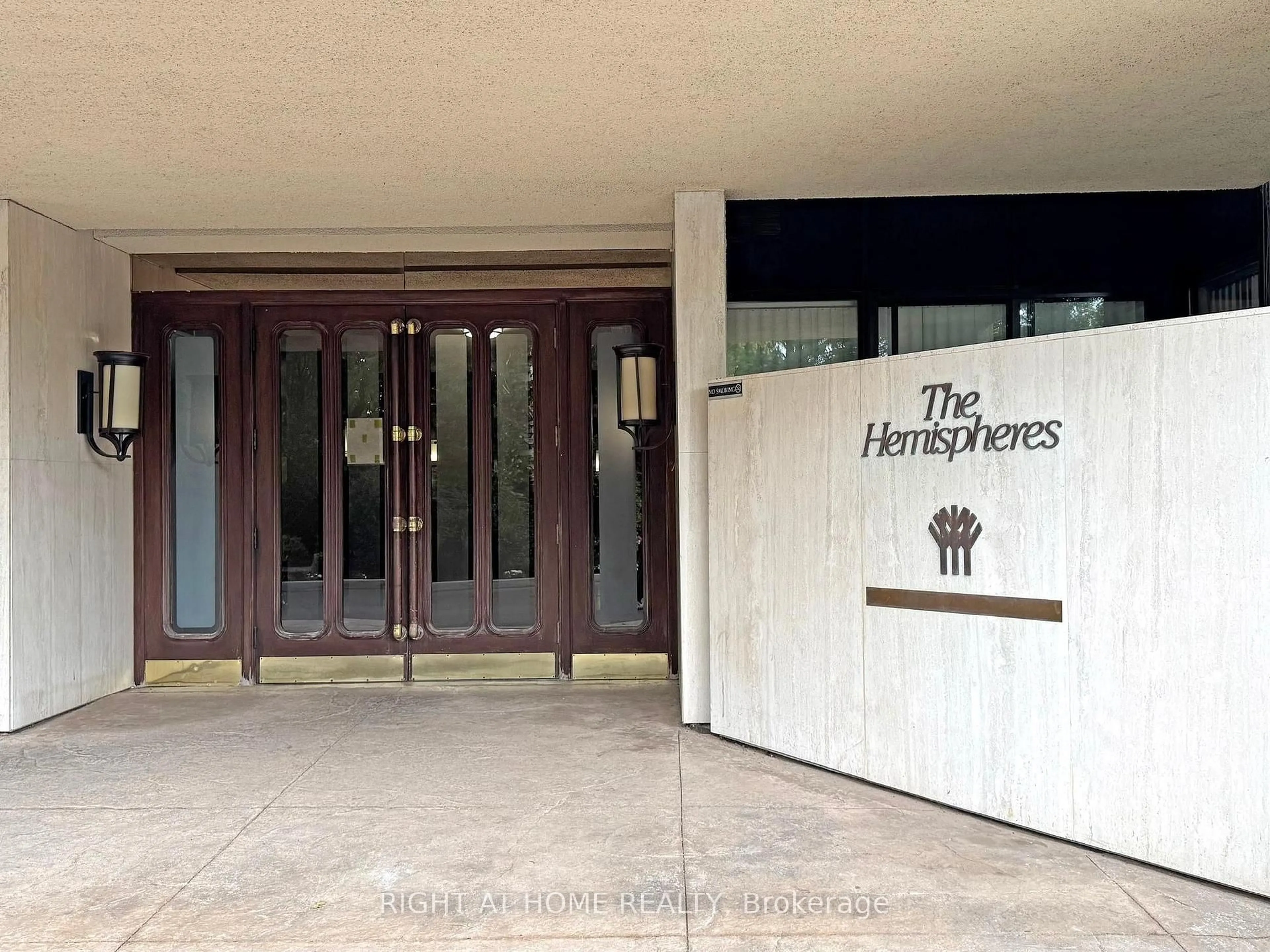 Indoor foyer for 131 Torresdale Ave #908, Toronto Ontario M2R 3T1
