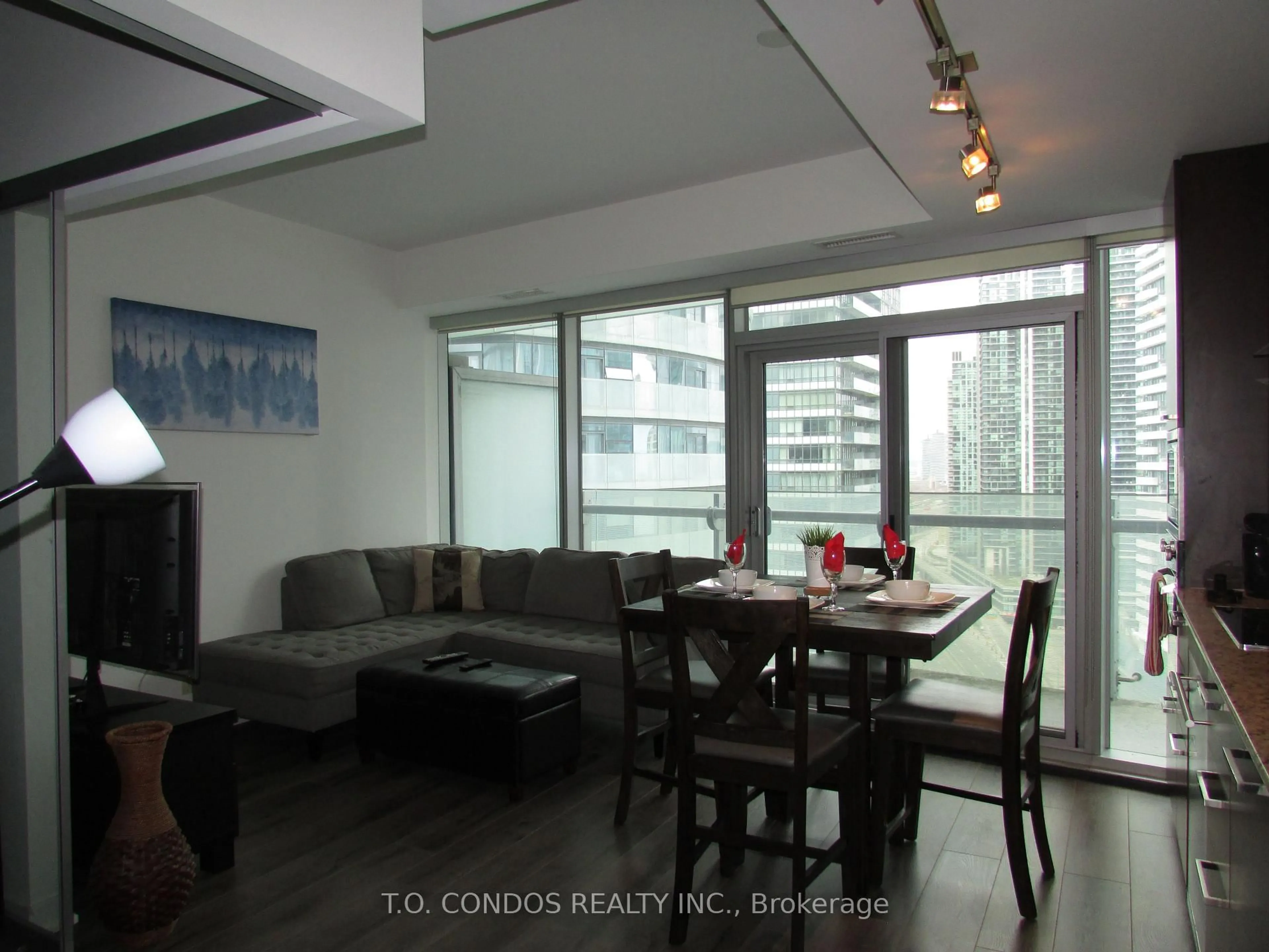 Unknown for 12 York St #1901, Toronto Ontario M5J 0A9