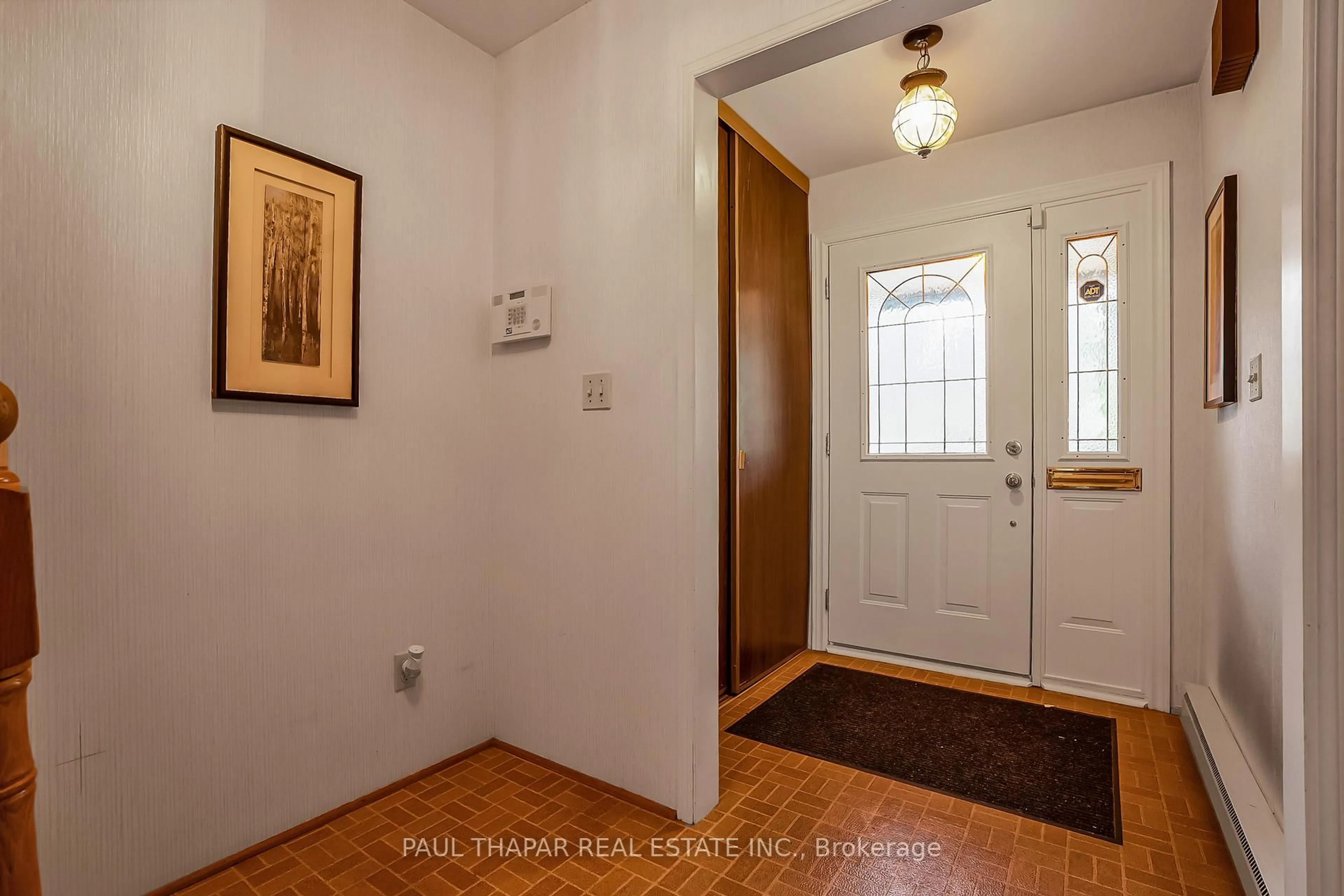 Indoor entryway for 17 Dolan Gate, Toronto Ontario M2J 2M8