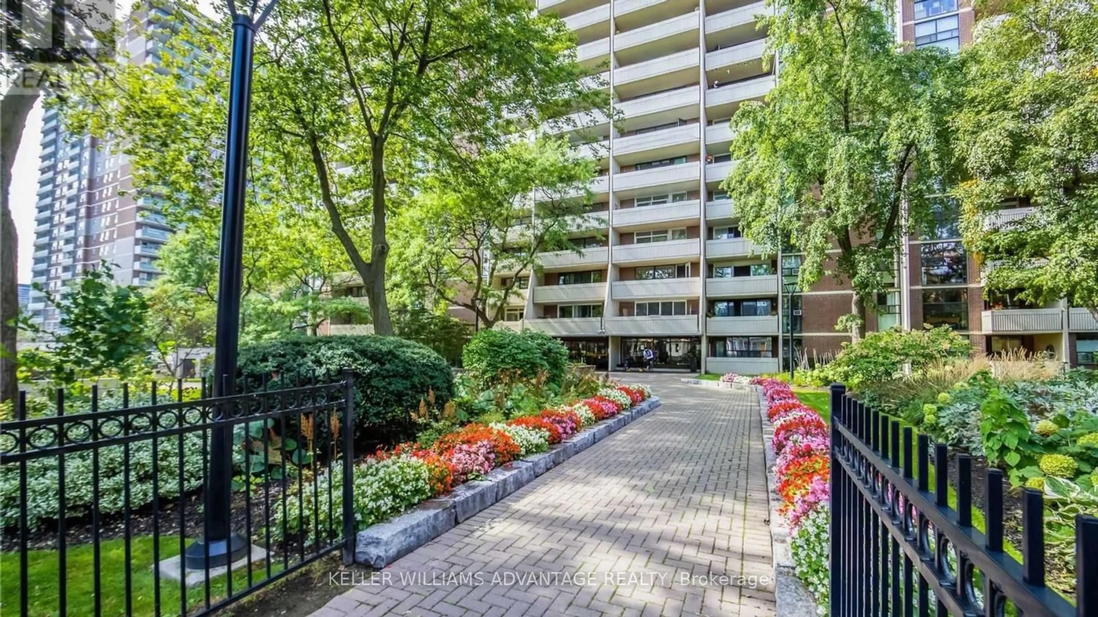 Unknown for 40 Homewood Ave #810, Toronto Ontario M4Y 2K2