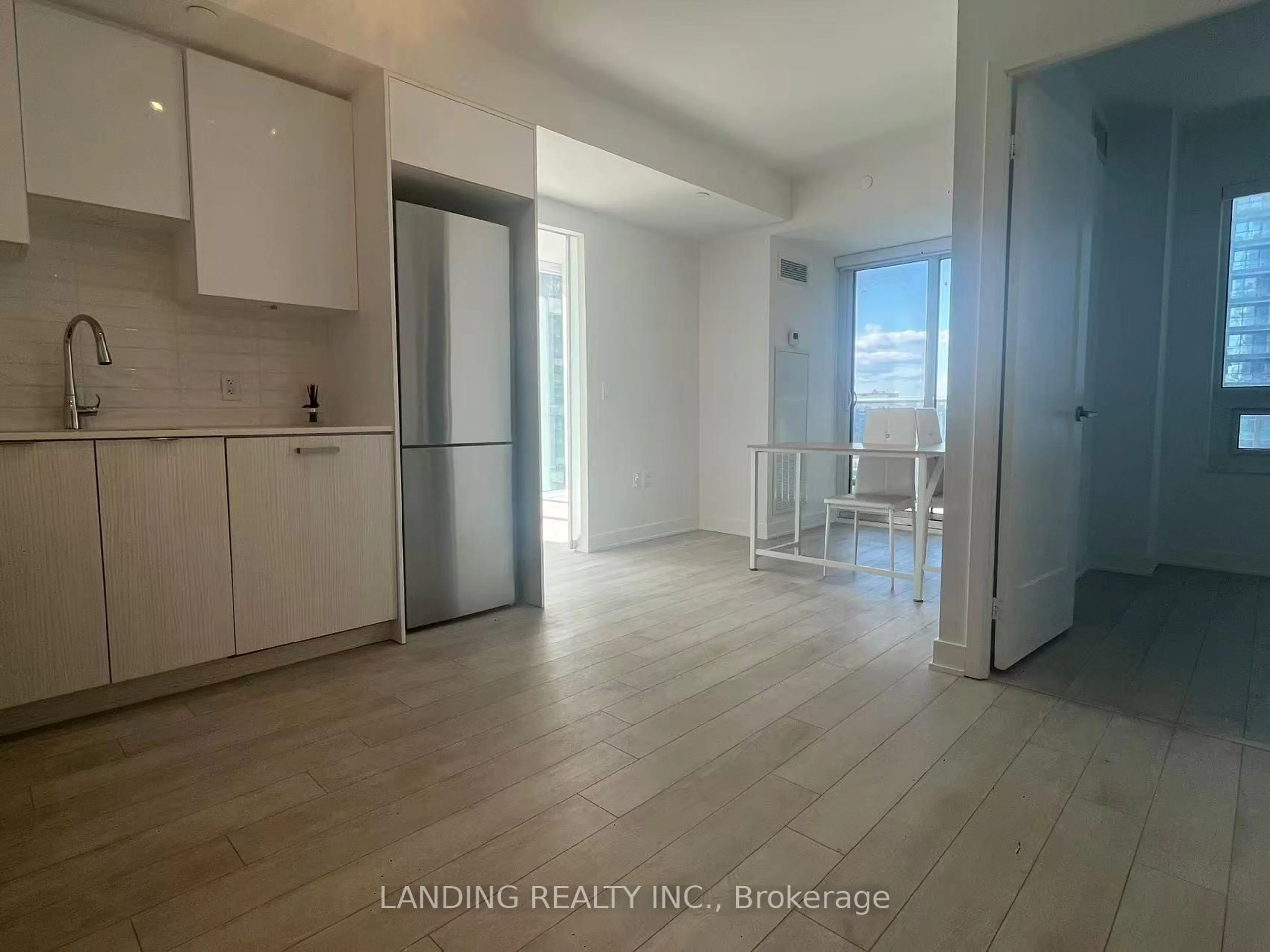 A pic of a room for 195 Redpath Ave #2612, Toronto Ontario M4P 0E4