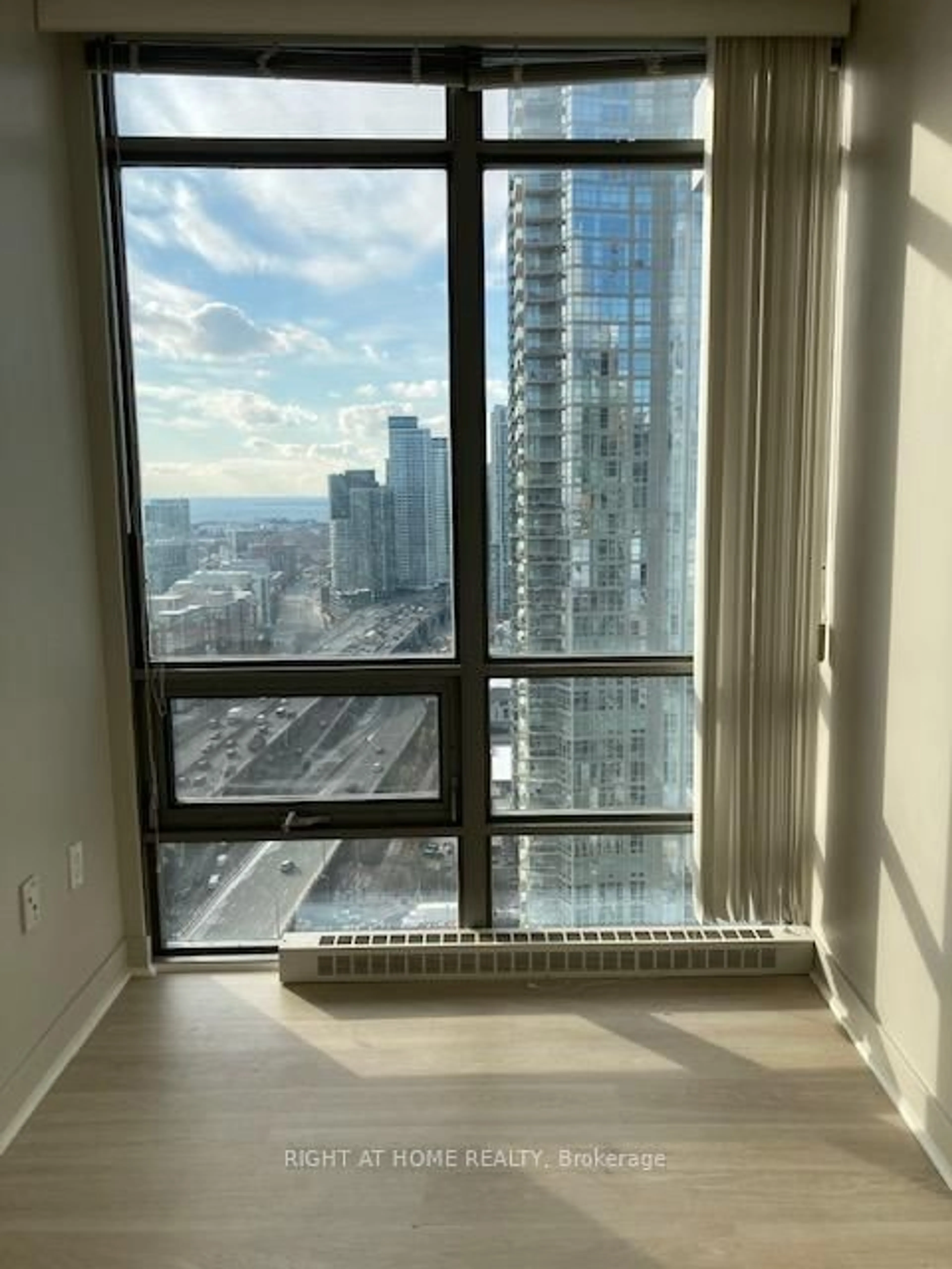 A pic of a room for 5 Mariner Terr #3007, Toronto Ontario M5V 3V6