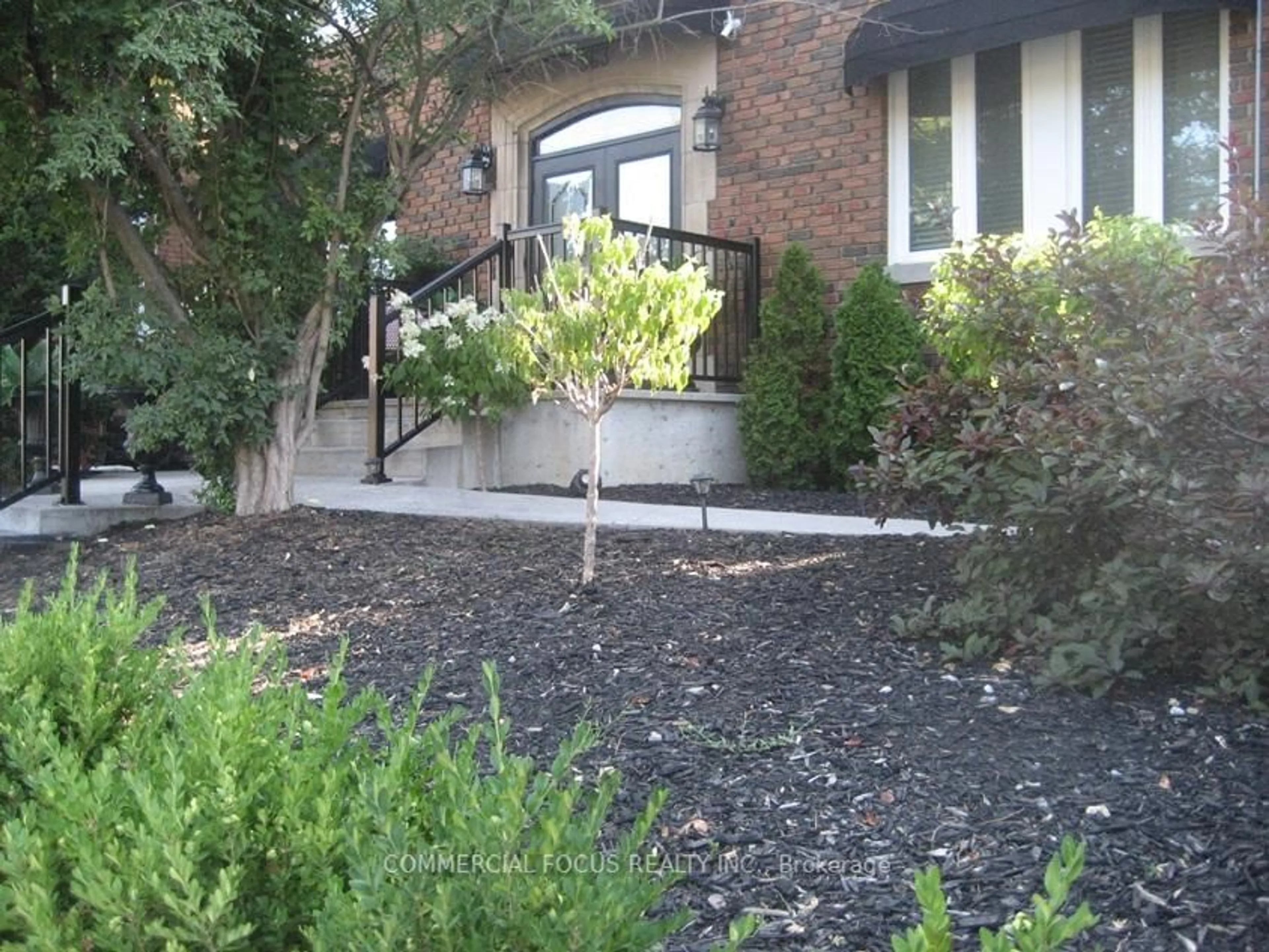 Patio, street for 963 Avenue Rd, Toronto Ontario M5P 2K9