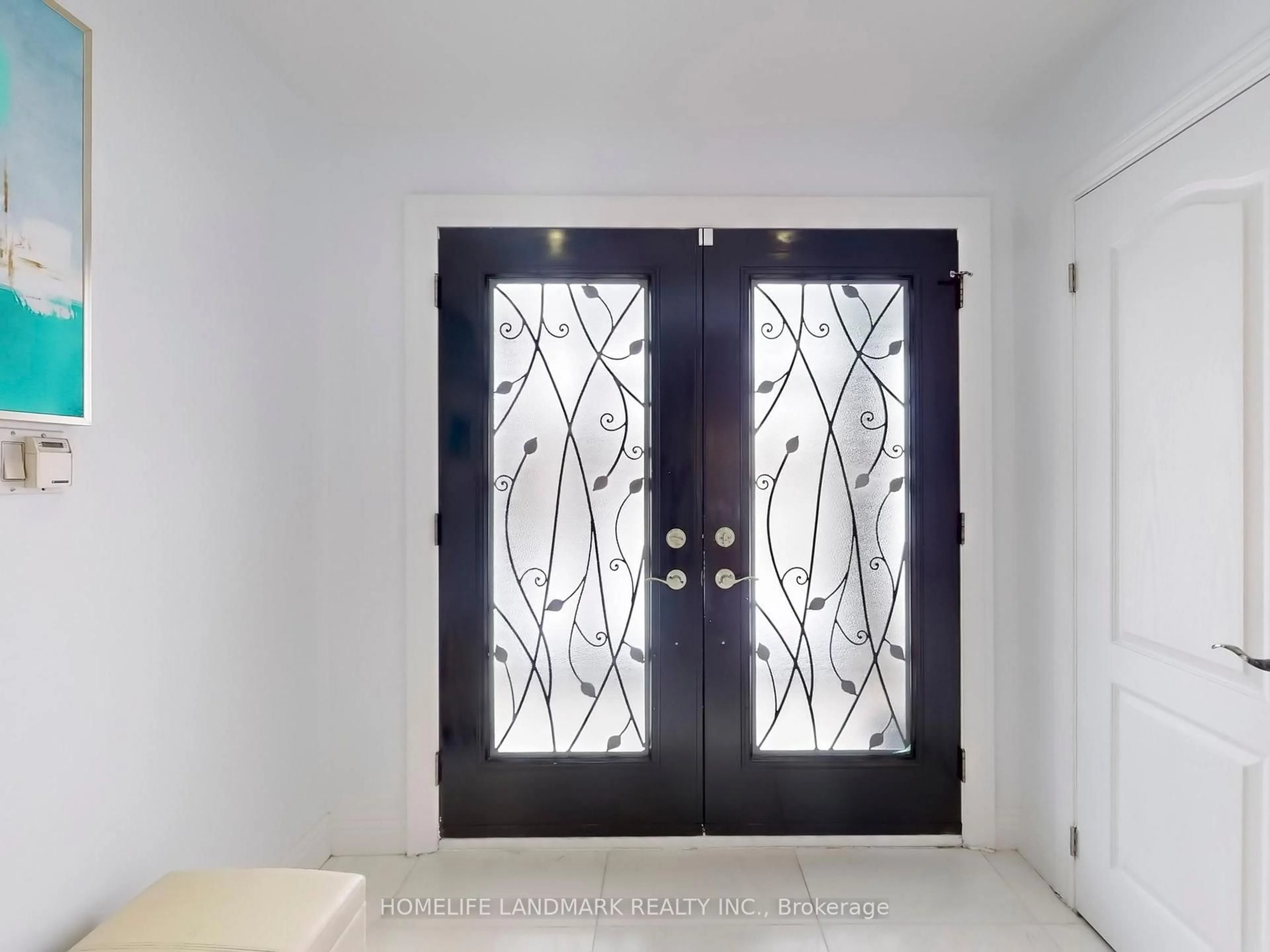 Indoor entryway for 4 Sydnor Rd, Toronto Ontario M2M 2Z8