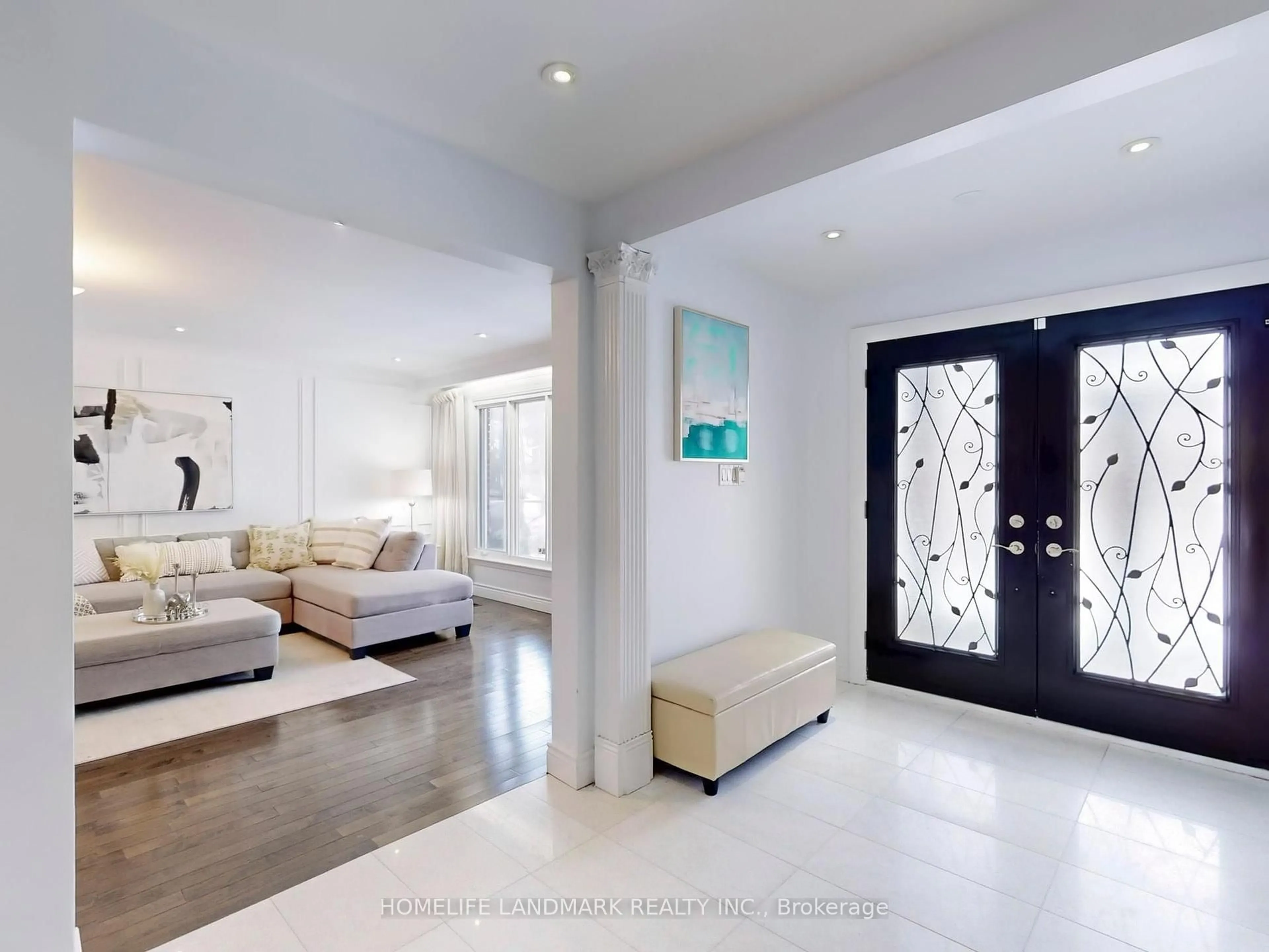Indoor entryway for 4 Sydnor Rd, Toronto Ontario M2M 2Z8
