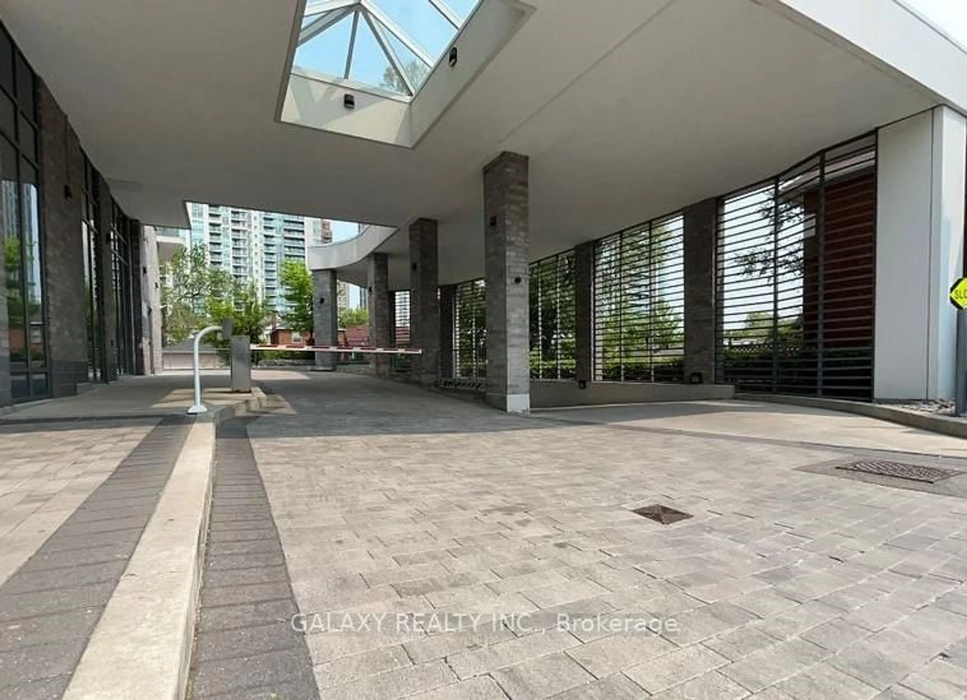 Indoor foyer for 28 Avondale Ave #1110, Toronto Ontario M2N 0K2