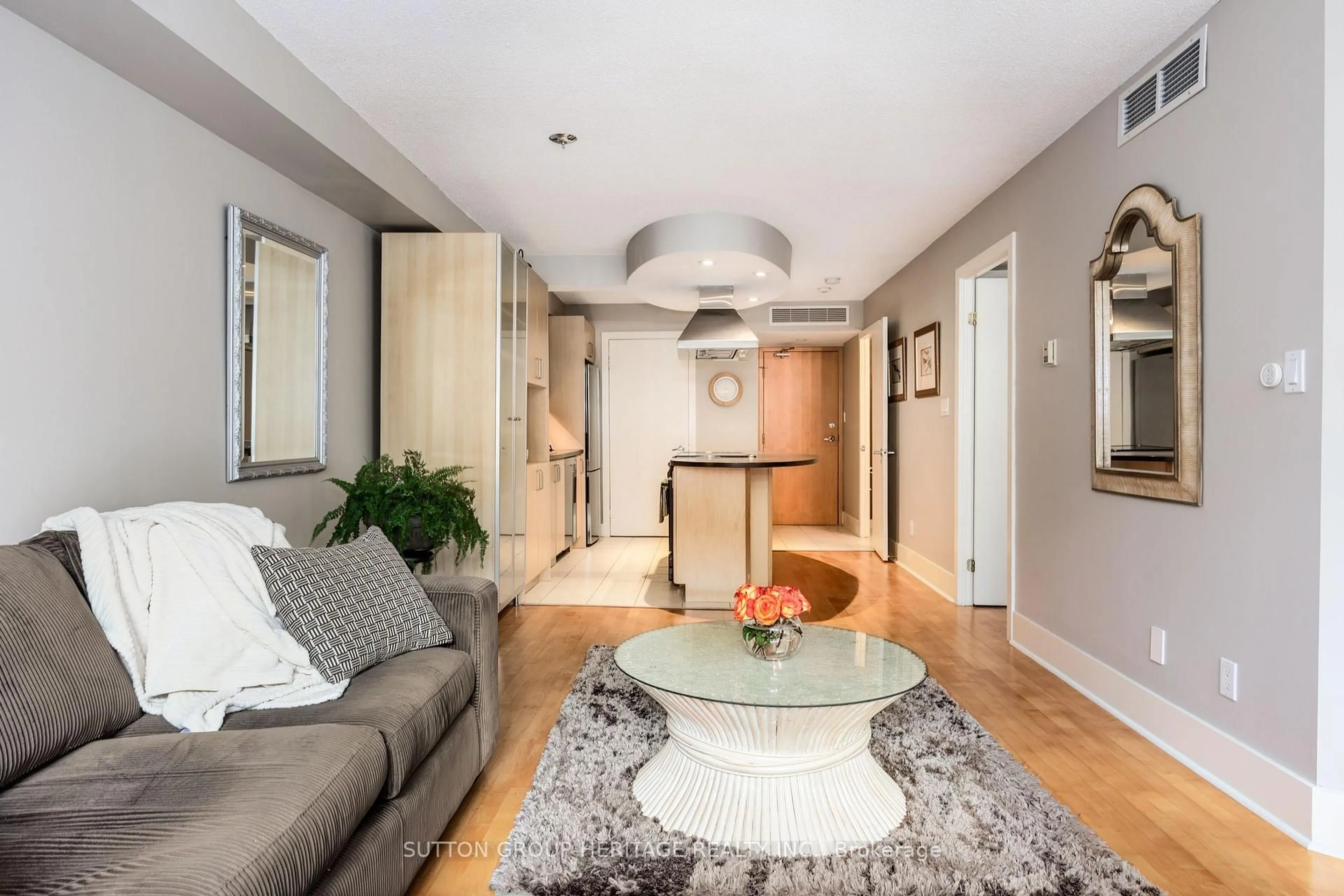 Living room with furniture, unknown for 550 Queens Quay #126, Toronto Ontario M5V 3M8