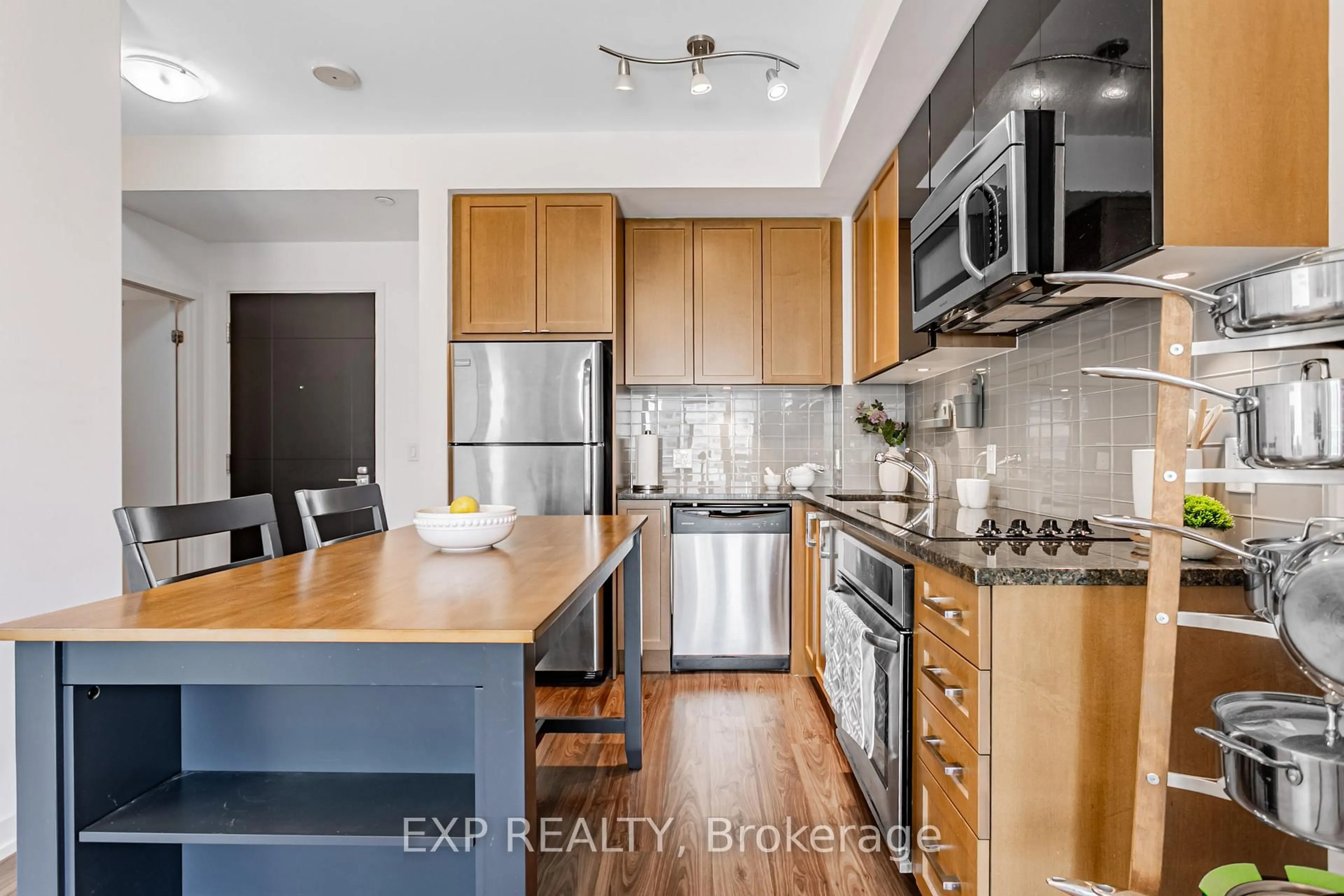 Unknown for 98 Lillian St #1018, Toronto Ontario M4S 0A5