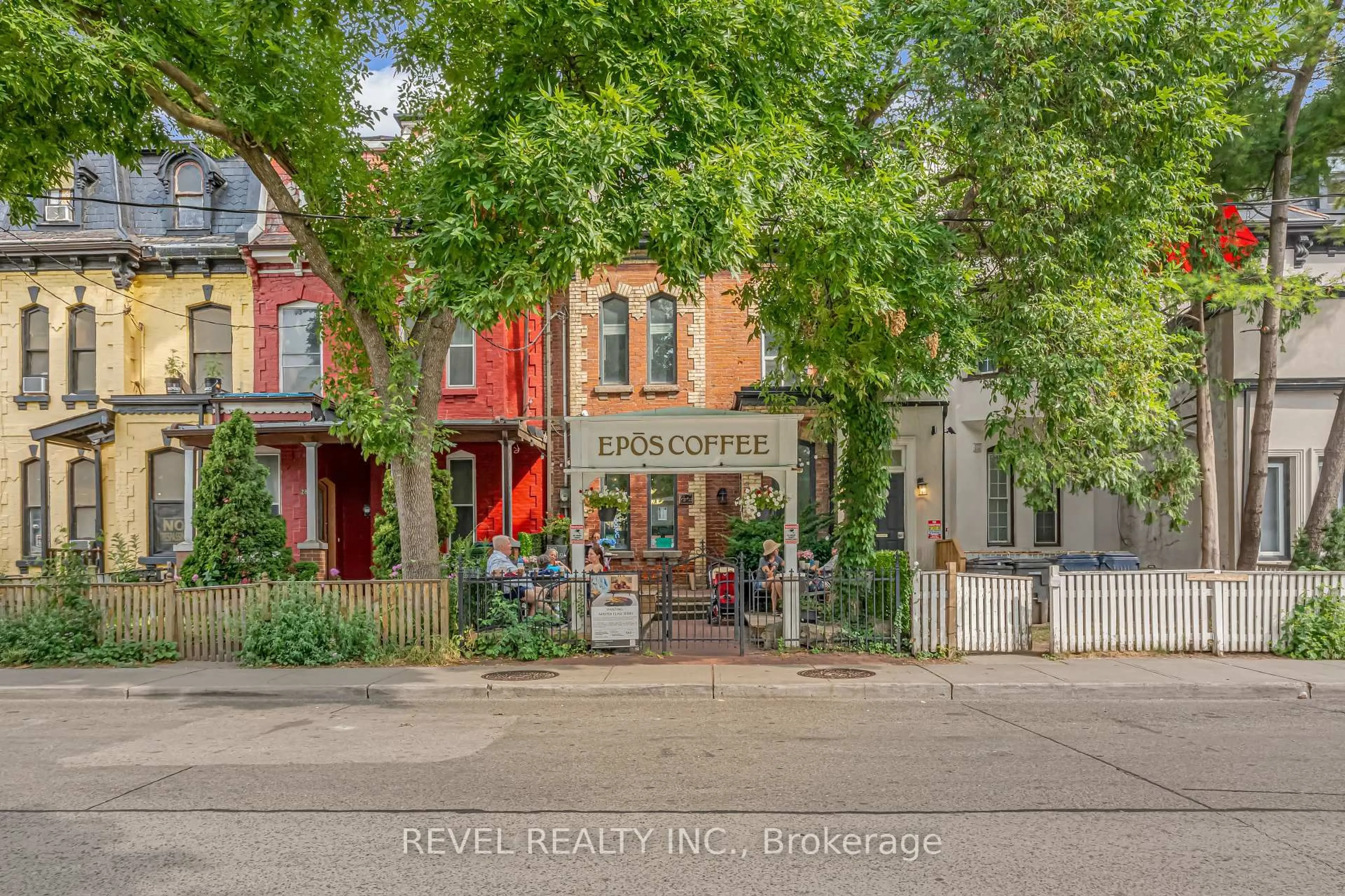 Unknown for 290 Gerrard St, Toronto Ontario M5A 2G4