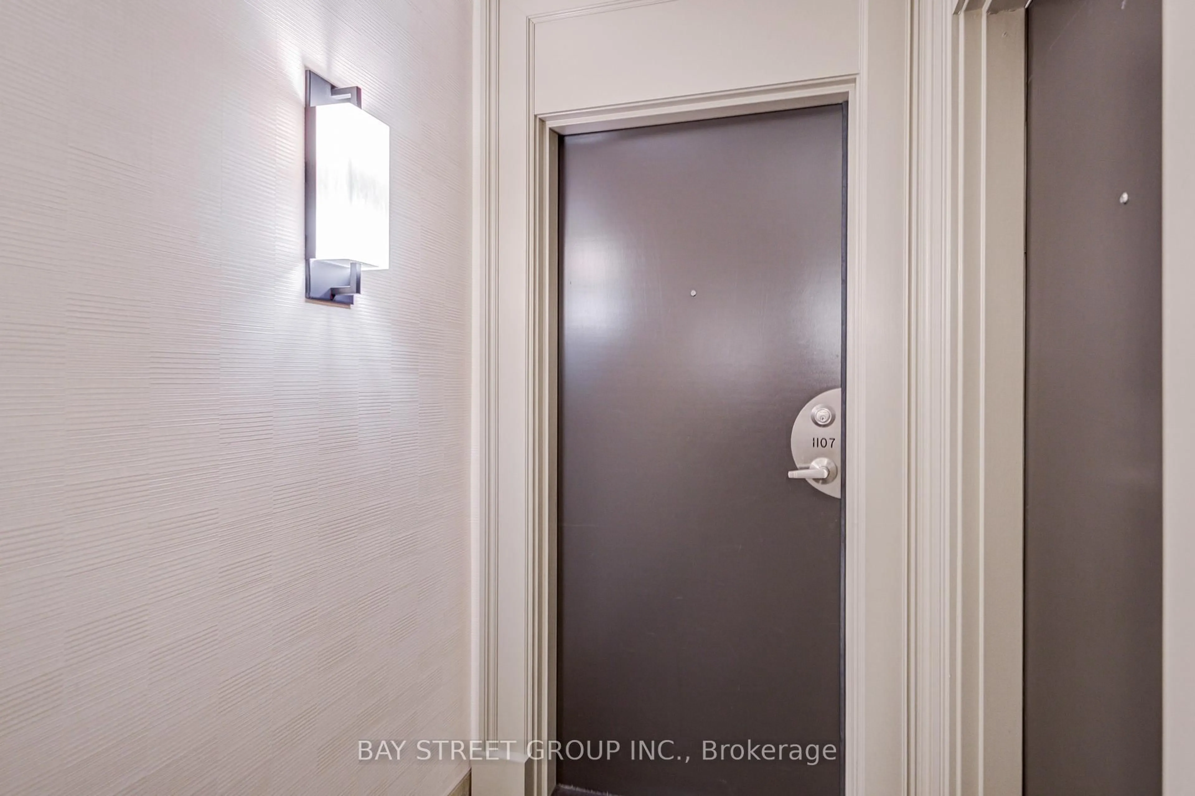 Indoor entryway for 30 Harrison Garden Blvd #1107, Toronto Ontario M2N 7A9