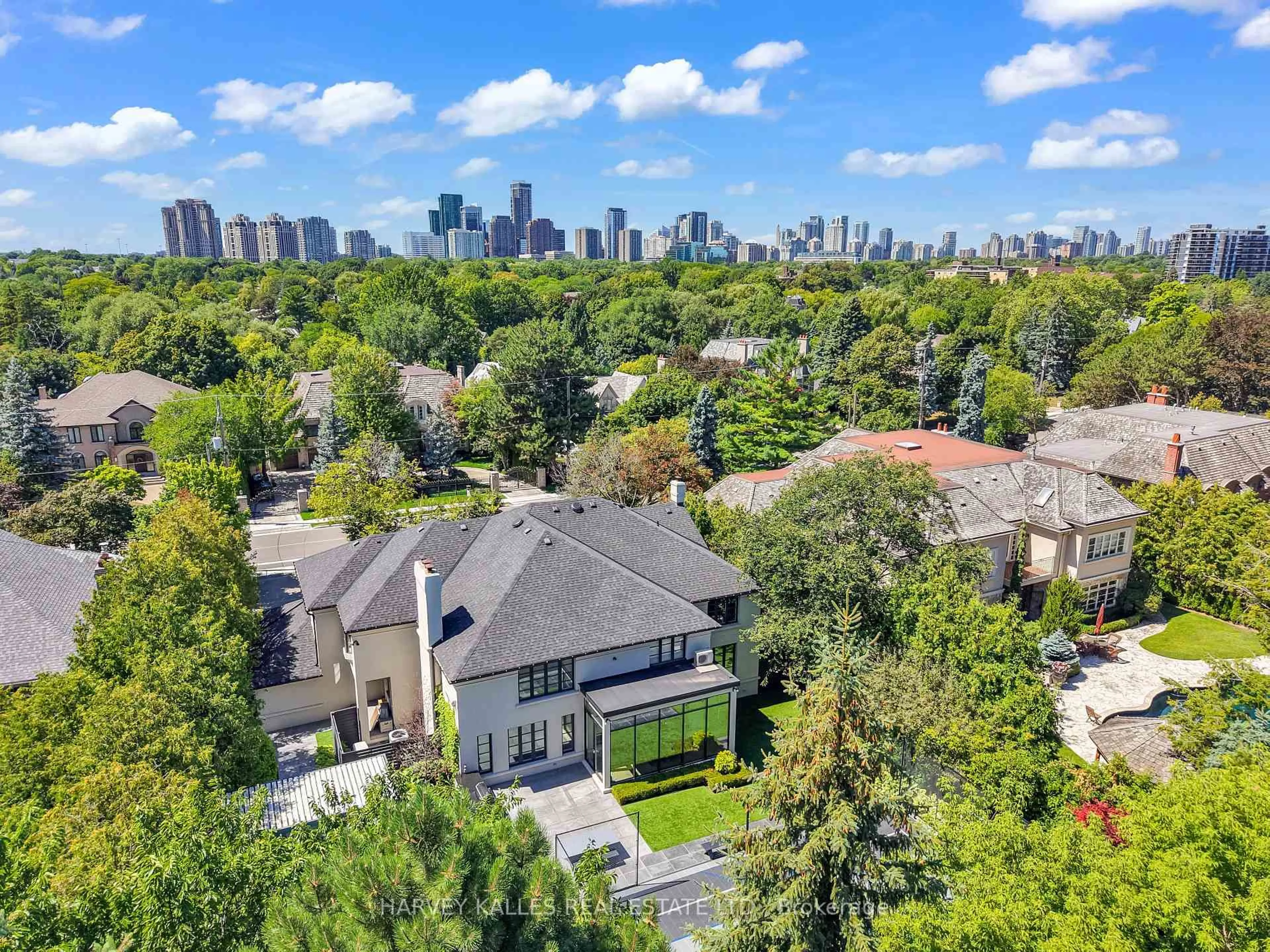 A pic from outside/outdoor area/front of a property/back of a property/a pic from drone, city buildings view from balcony for 67 Fifeshire Rd, Toronto Ontario M2L 2G9
