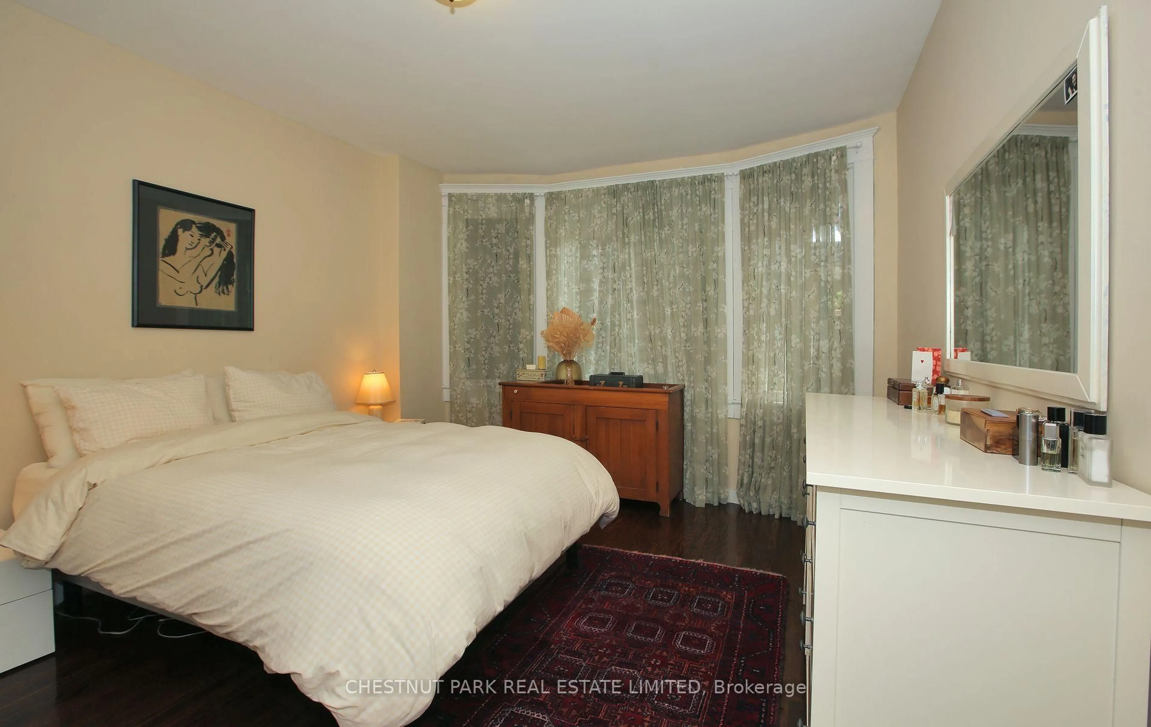 Bedroom with bed, unknown for 151 Marlborough Pl, Toronto Ontario M5R 3J5