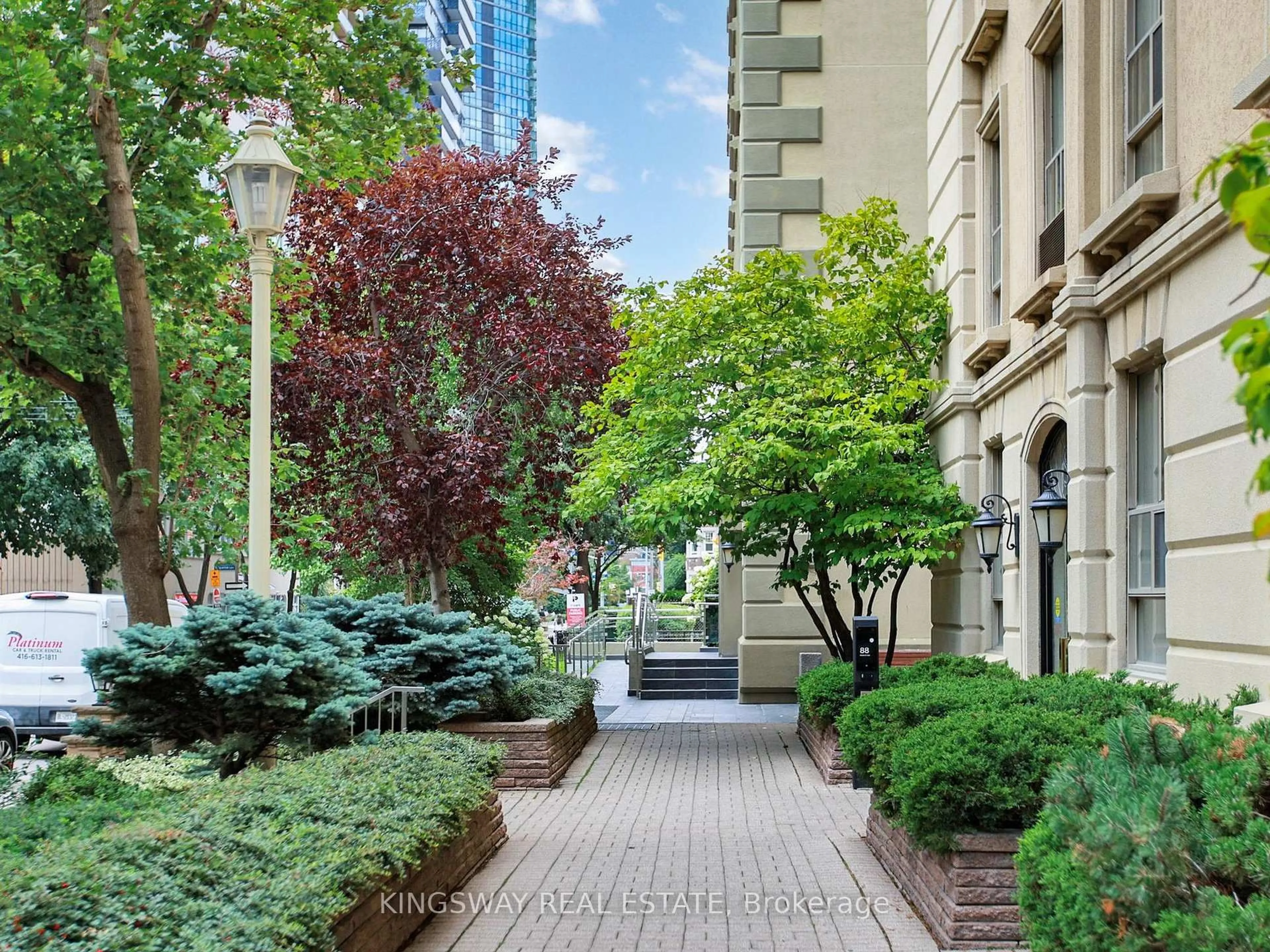 Patio, street for 88 Charles St #506, Toronto Ontario M4Y 2W7