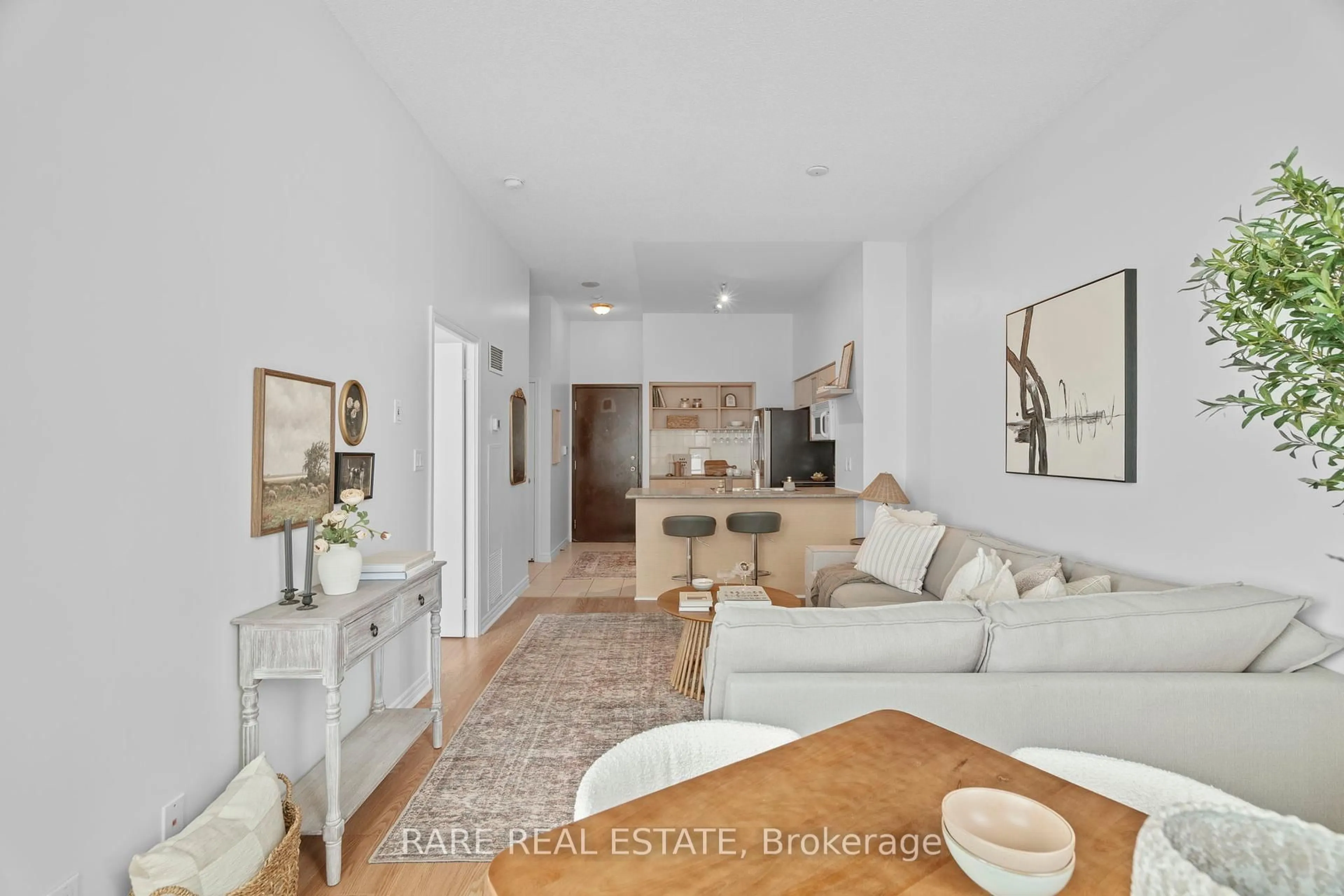 Living room with furniture, unknown for 410 Queens Quay #413, Toronto Ontario M5V 3T1
