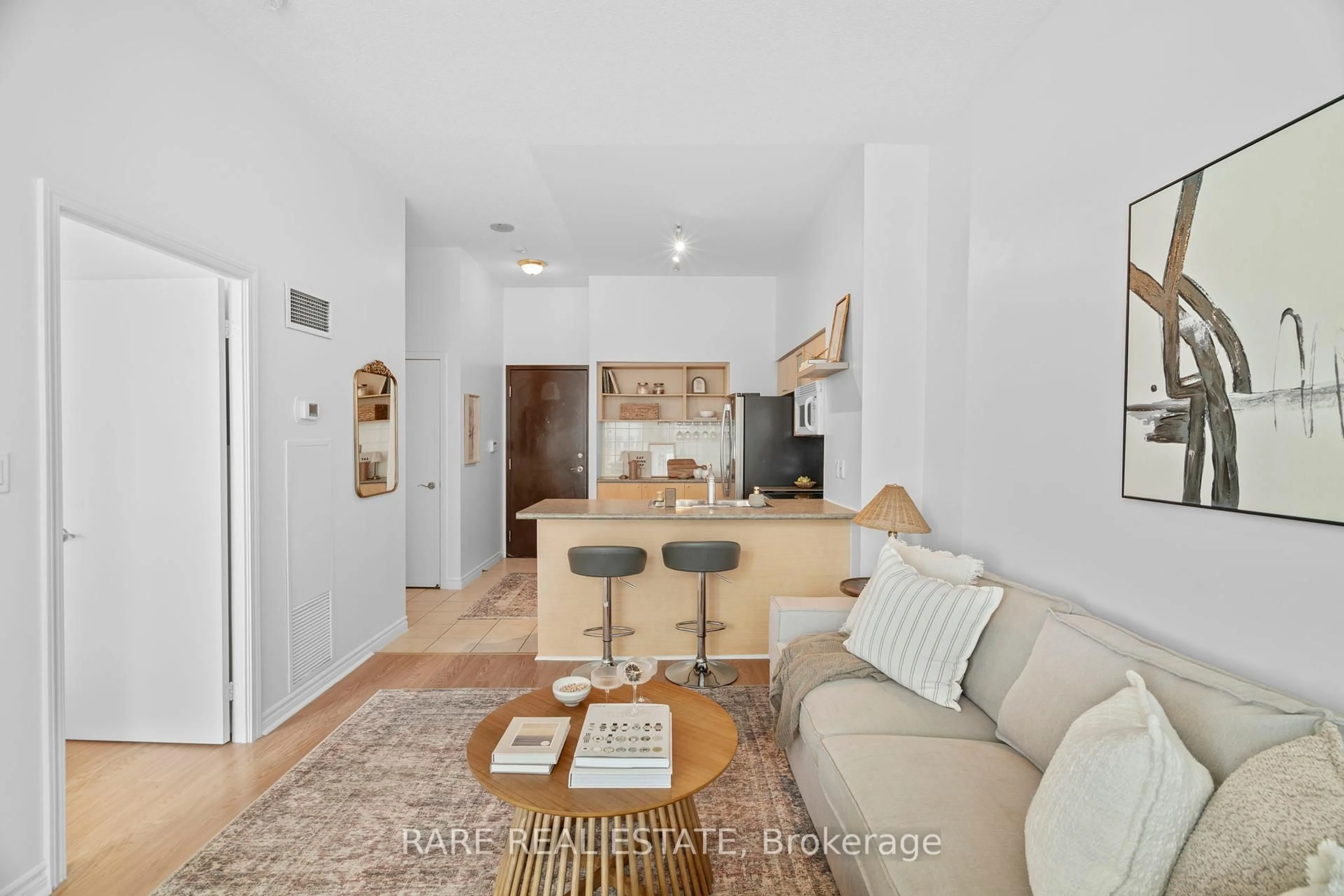 Living room with furniture, unknown for 410 Queens Quay #413, Toronto Ontario M5V 3T1