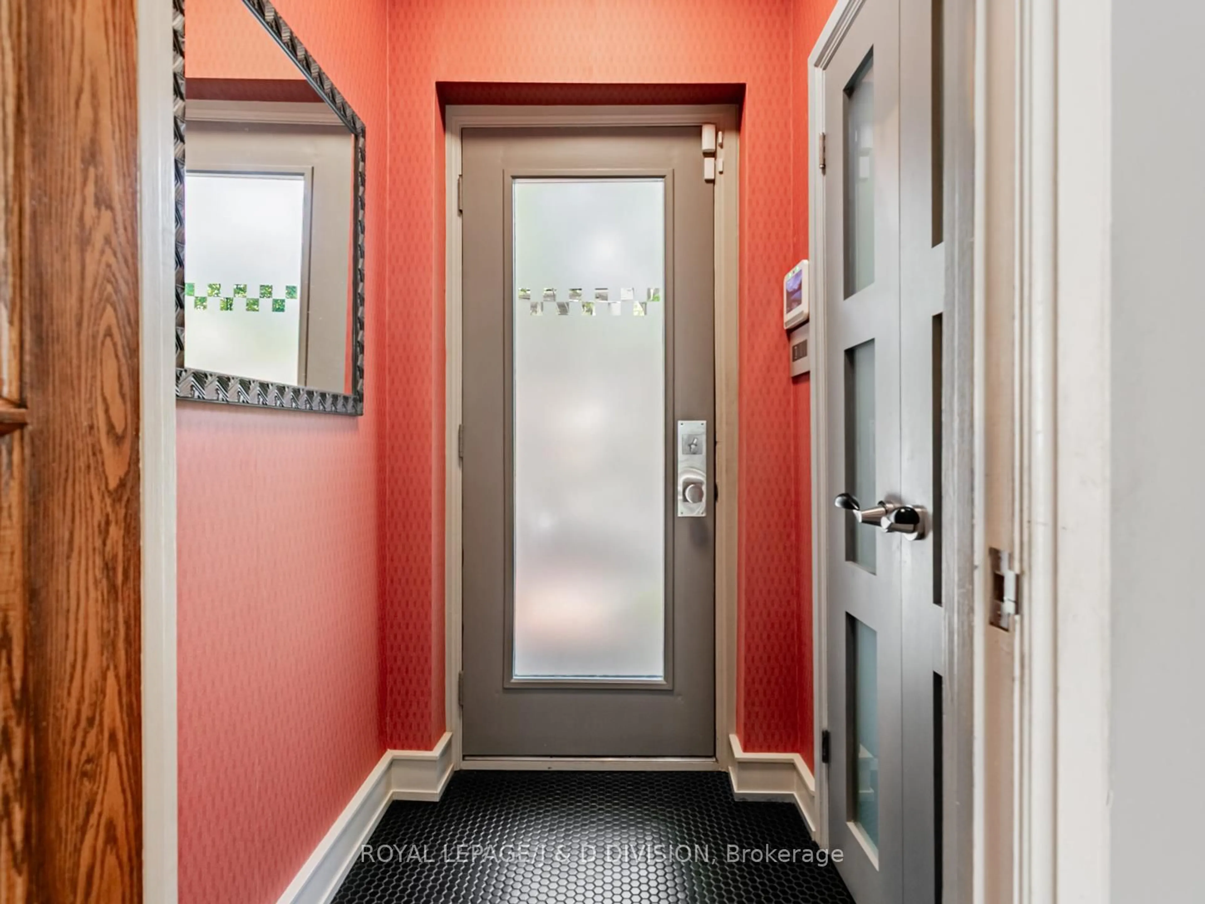 Indoor entryway for 55 Chicora Ave, Toronto Ontario M5R 1T7