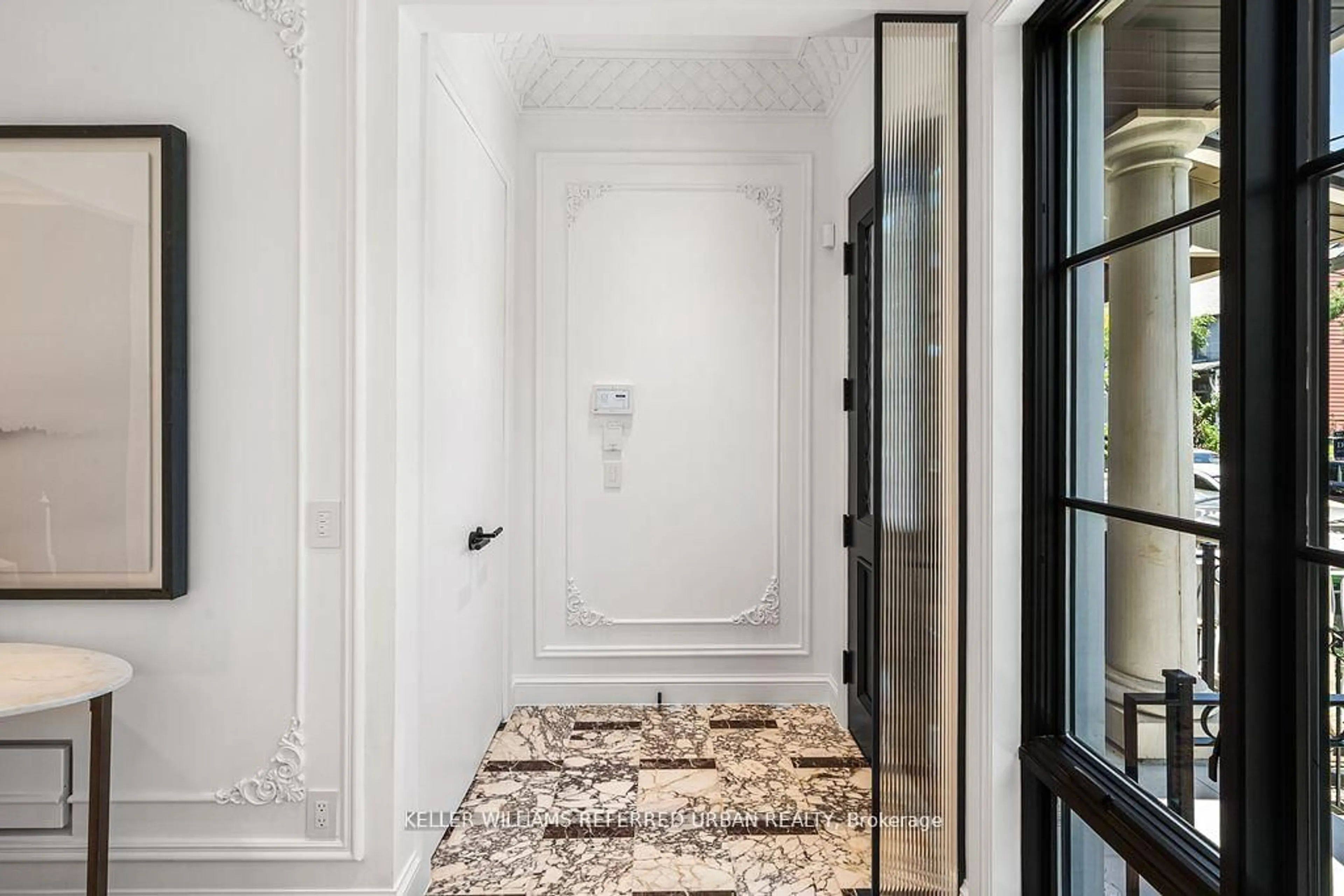 Indoor entryway for 72 Montrose Ave, Toronto Ontario M6J 2T7
