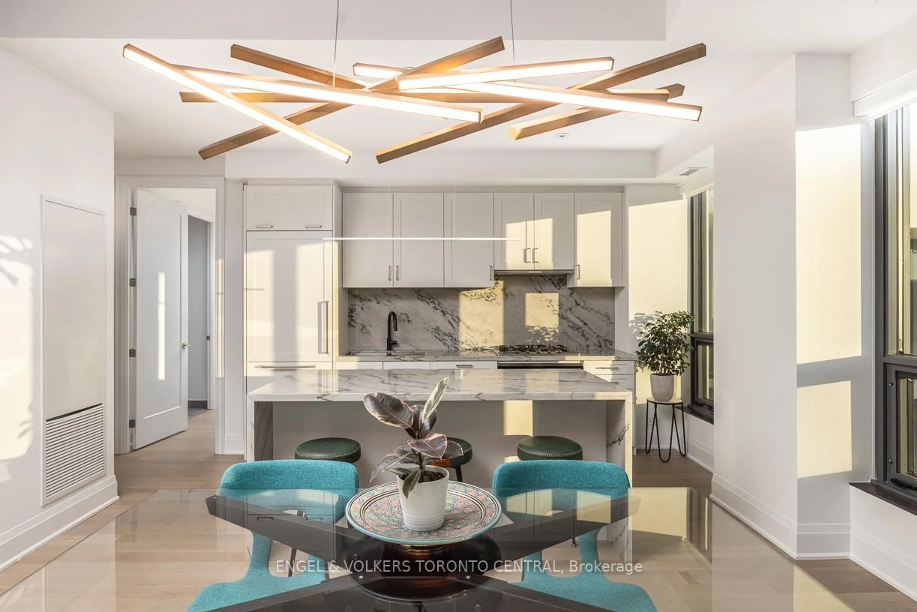 Contemporary kitchen, unknown for 280 Howland Ave #GPH26, Toronto Ontario M5R 0C3
