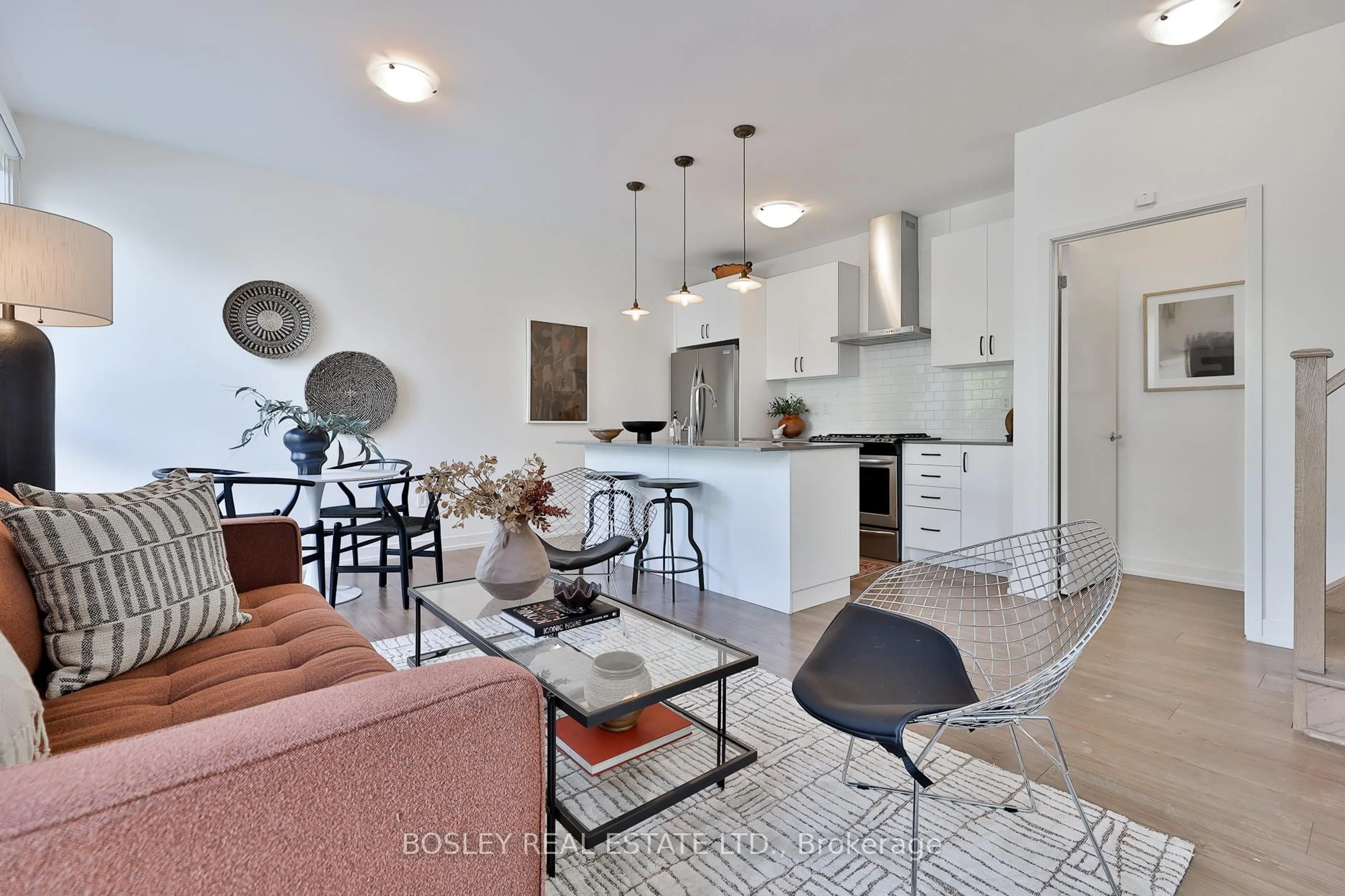 Open concept kitchen, unknown for 39 Florence St #TH8, Toronto Ontario M6K 1P4